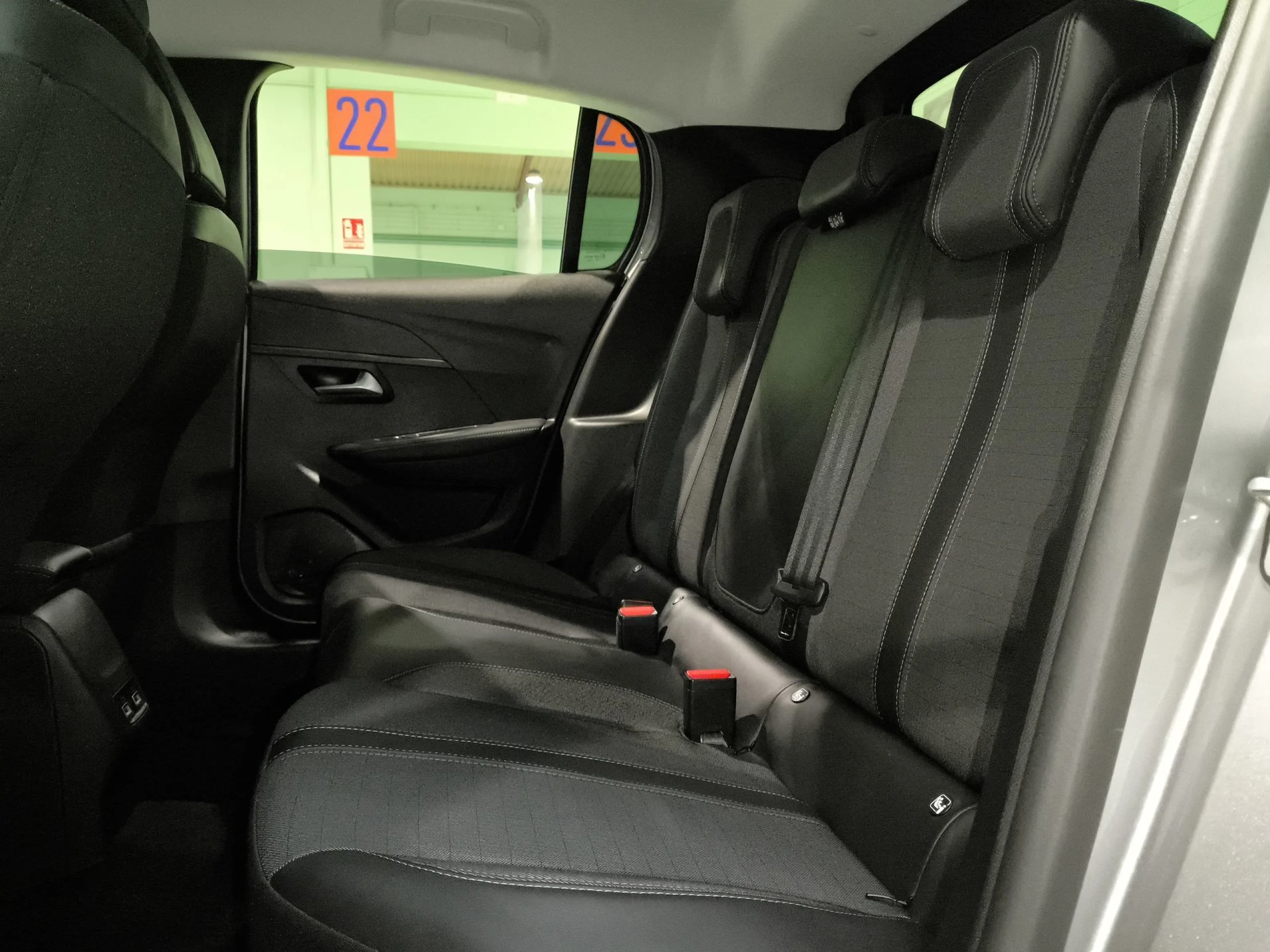 Peugeot 208 PureTech 100 Allure 75 kW (100 CV) - Foto 21