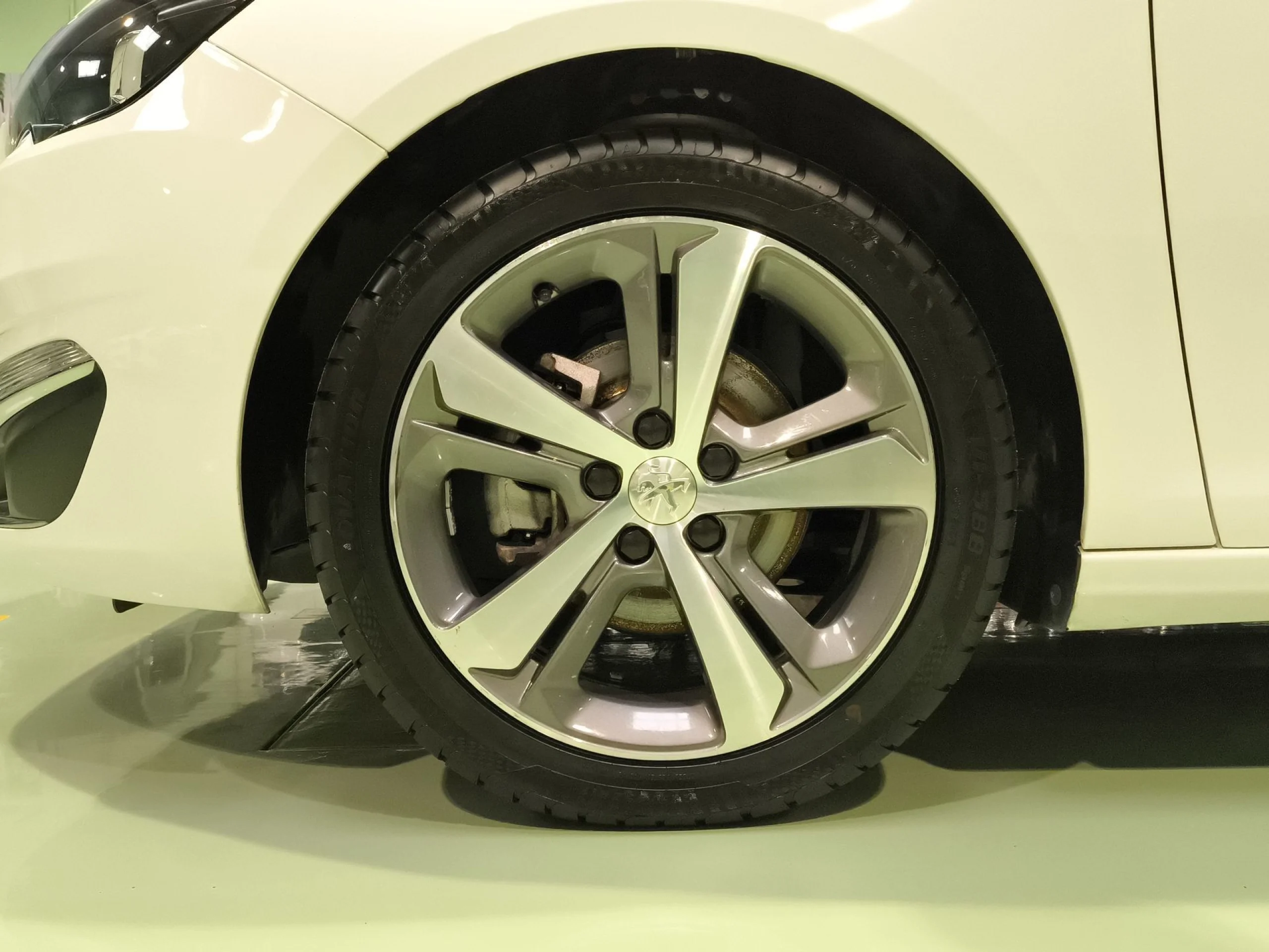 Peugeot 308 PureTech 130 SANDS Allure 96 kW (130 CV) - Foto 7