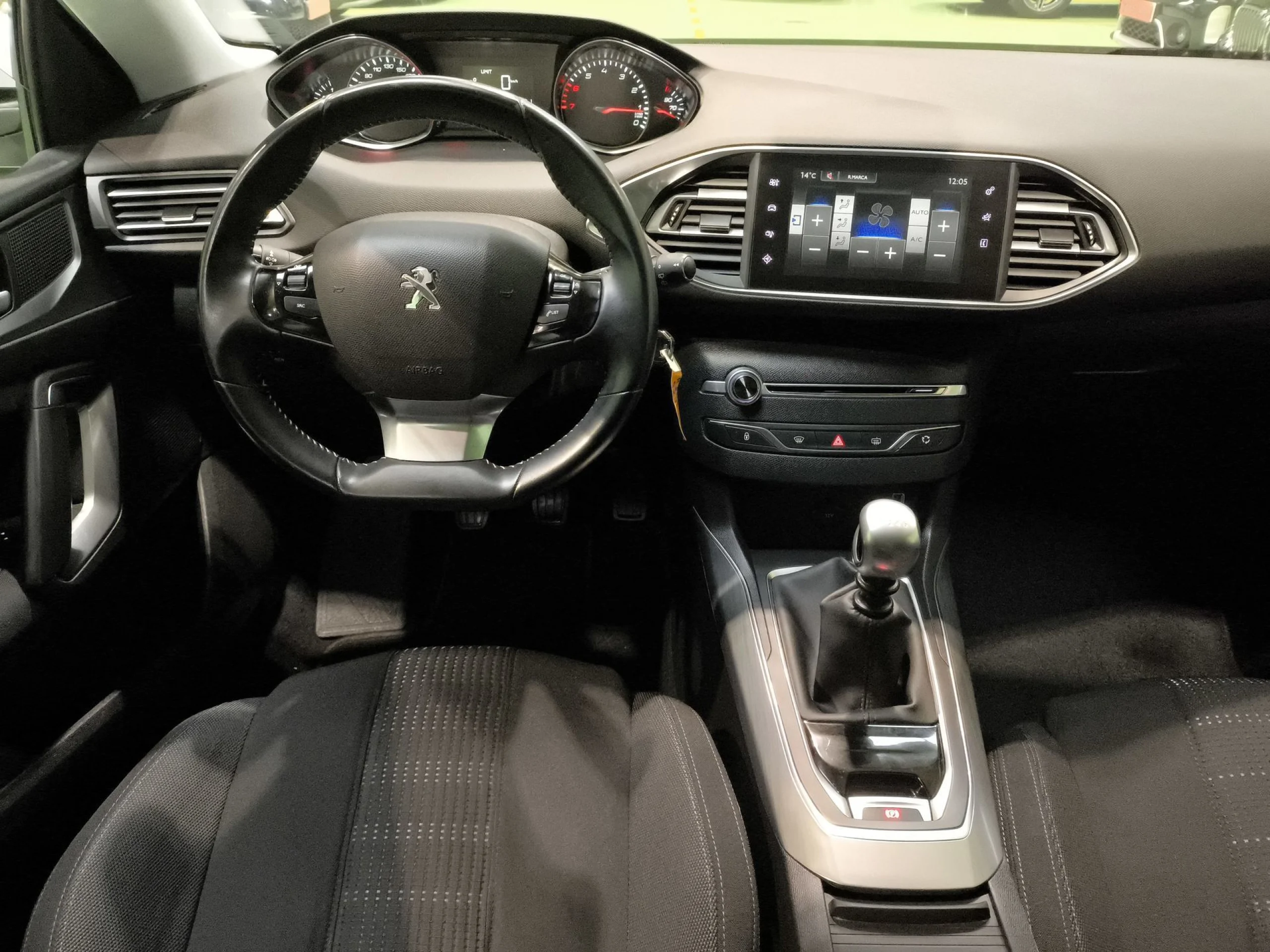 Peugeot 308 PureTech 130 SANDS Allure 96 kW (130 CV) - Foto 17