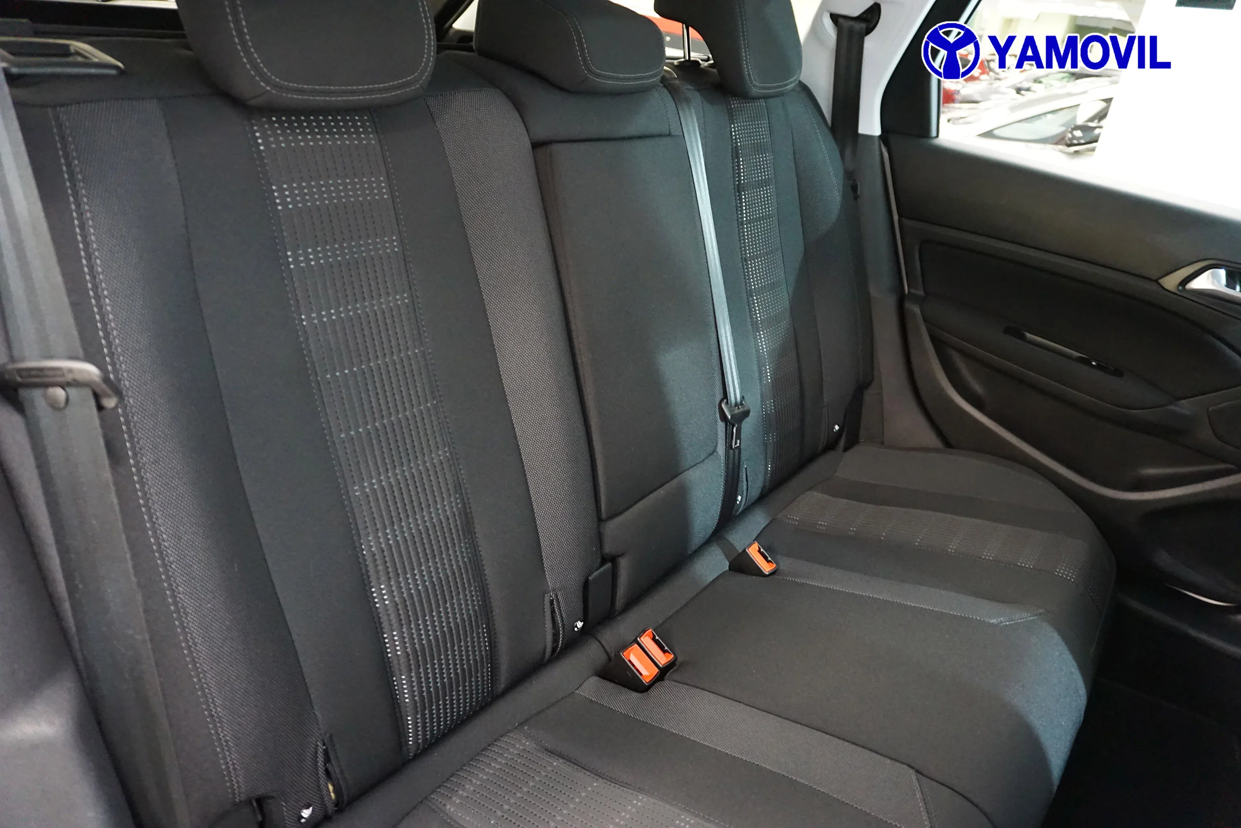 Peugeot 308 1.6 BLUEHDI SW ALLURE 5P - Foto 16