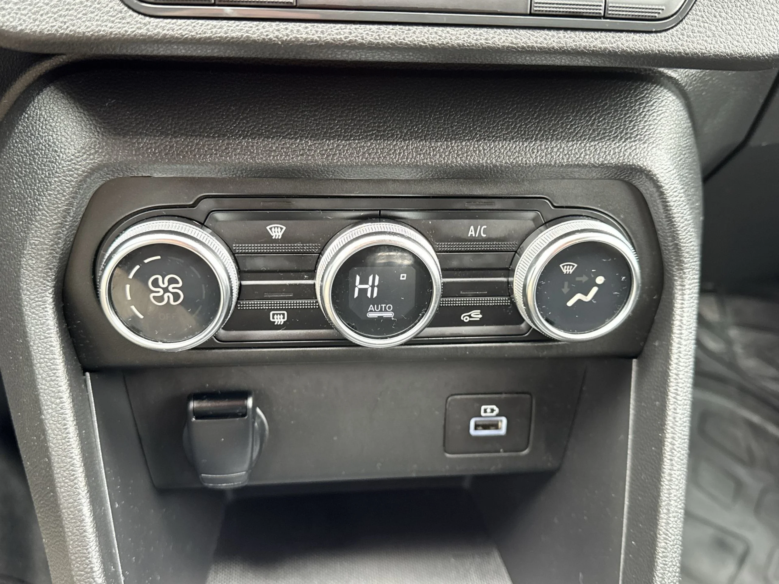 Dacia Jogger Serie Limitada Extreme Go TCe 81 kW (110 CV) 5 Plazas - Foto 19