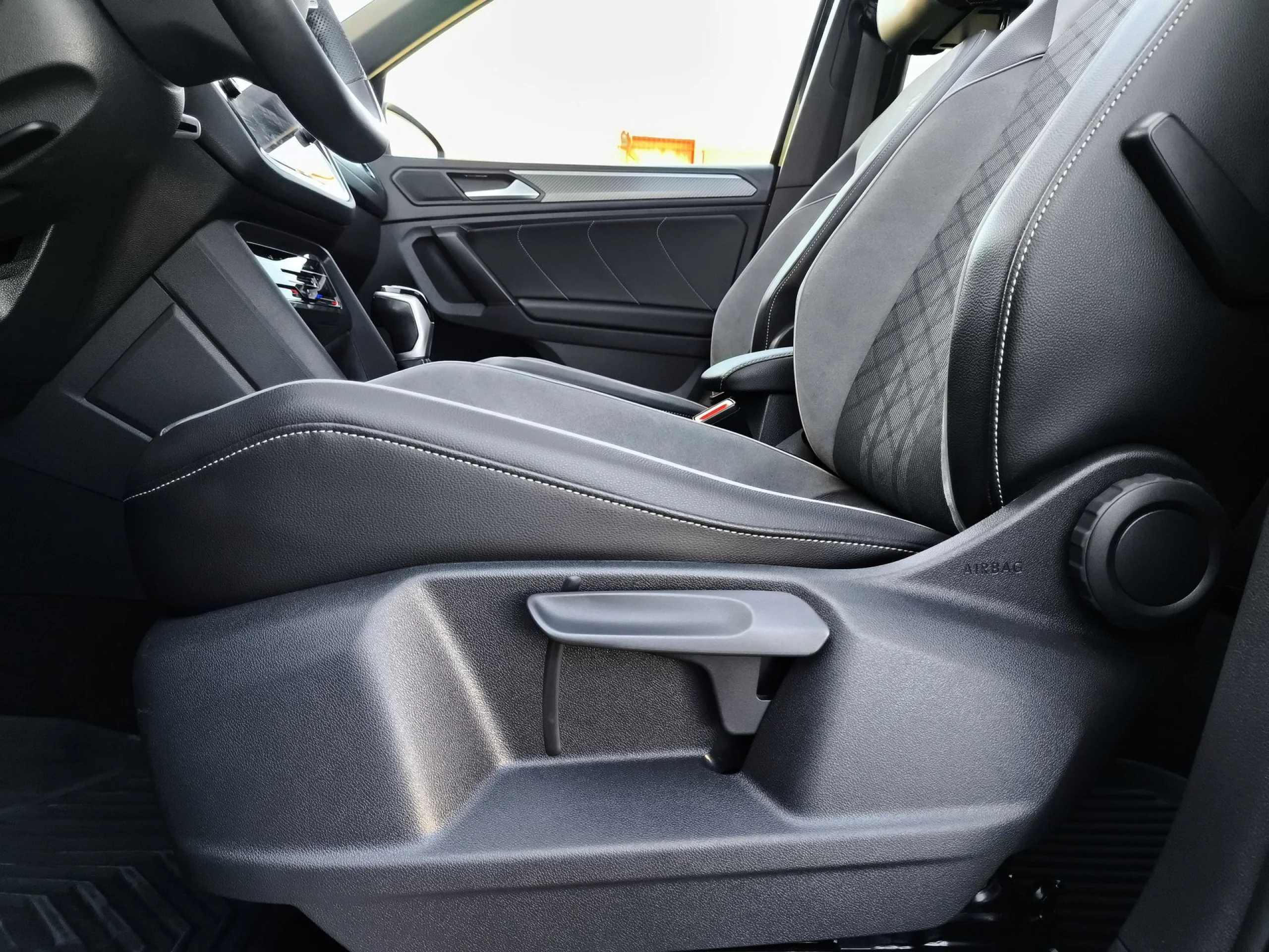 Volkswagen Tiguan R-Line 2.0 TDI 110 kW (150 CV) DSG - Foto 9