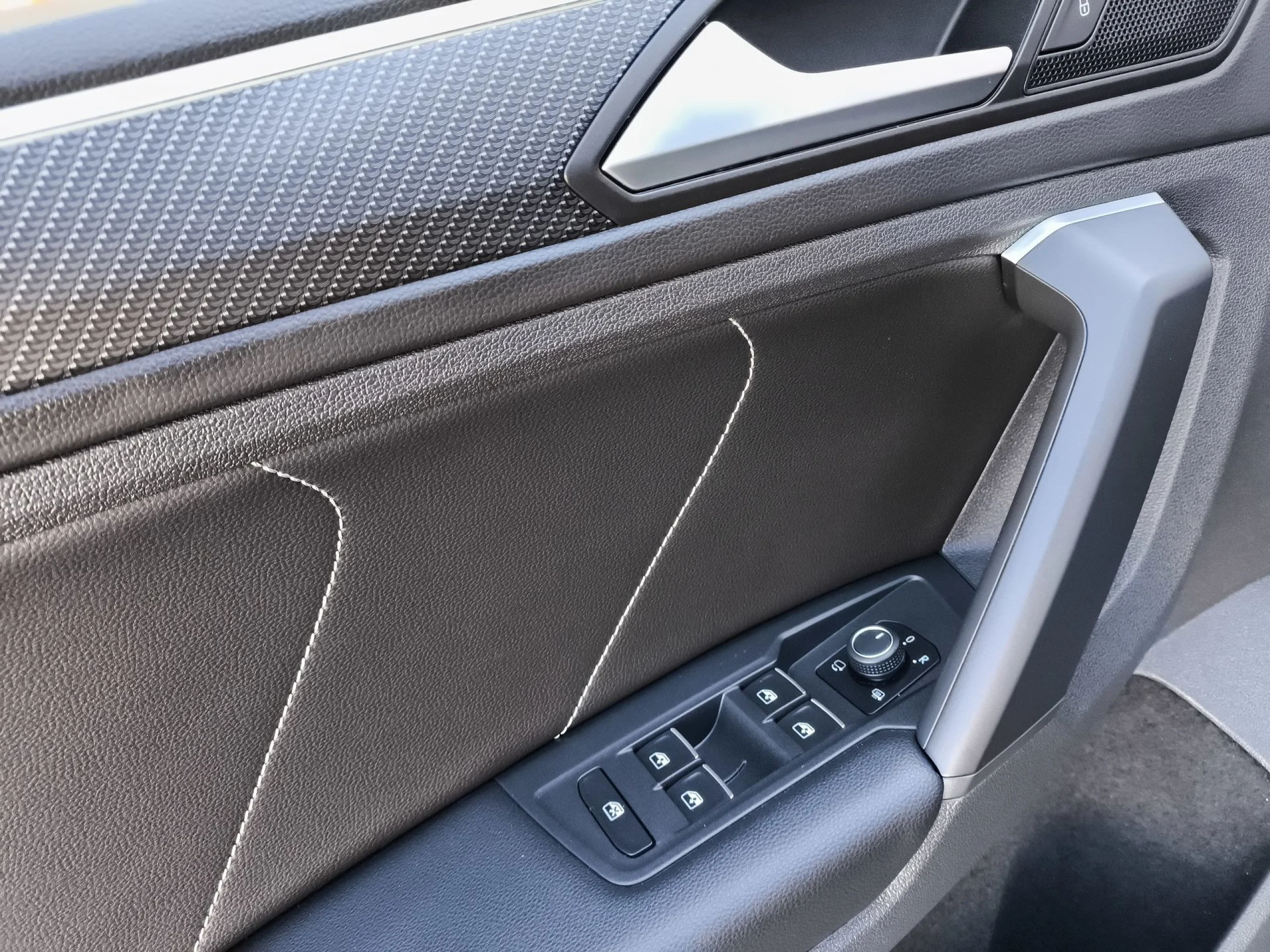 Volkswagen Tiguan R-Line 2.0 TDI 110 kW (150 CV) DSG - Foto 10