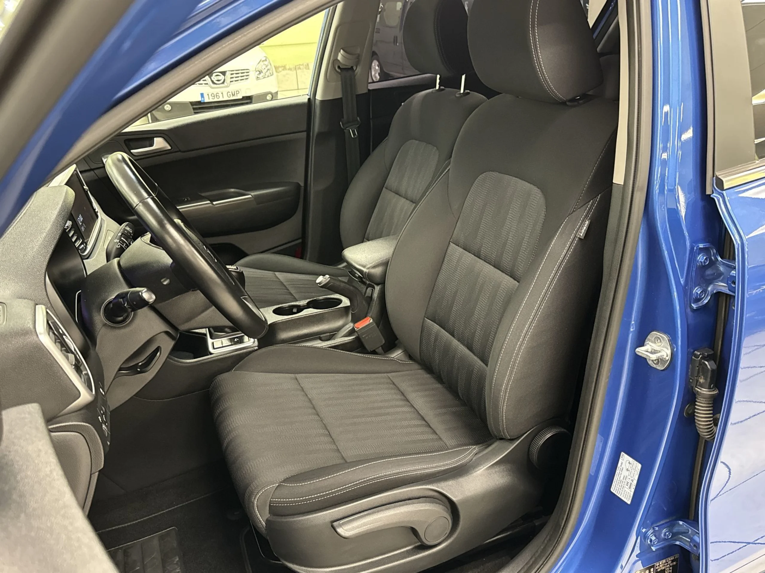 Kia Sportage 1.6 MHEV Business 4x2 85 kW (115 CV) - Foto 8