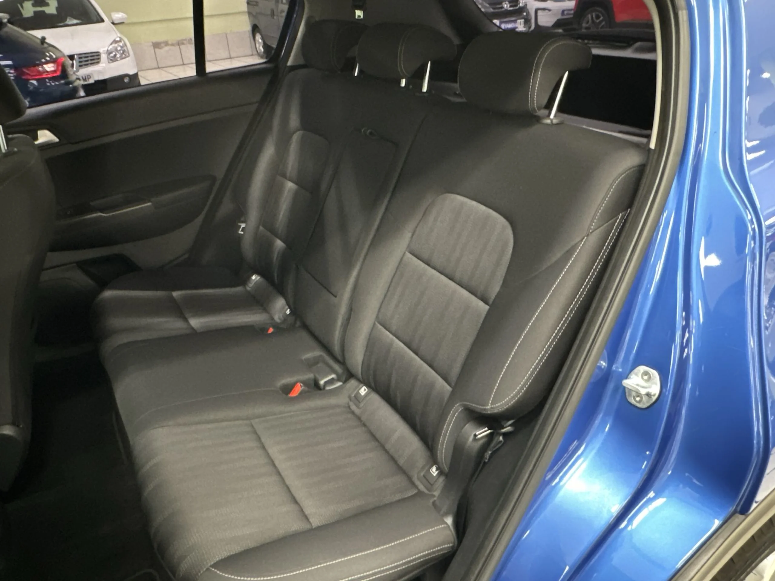 Kia Sportage 1.6 MHEV Business 4x2 85 kW (115 CV) - Foto 18