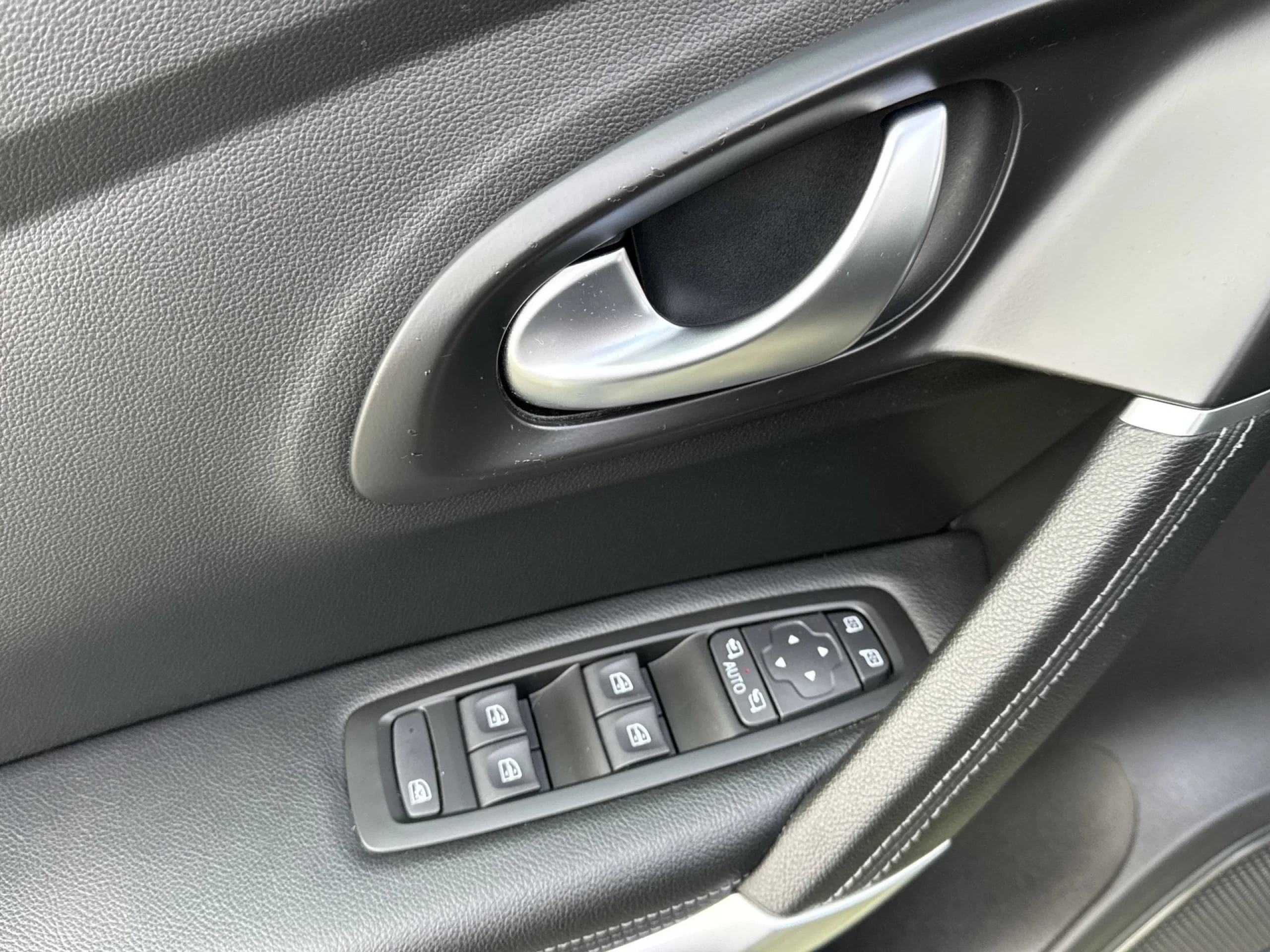 Renault Kadjar Zen TCe 103 kW (140 CV) GPF - Foto 10