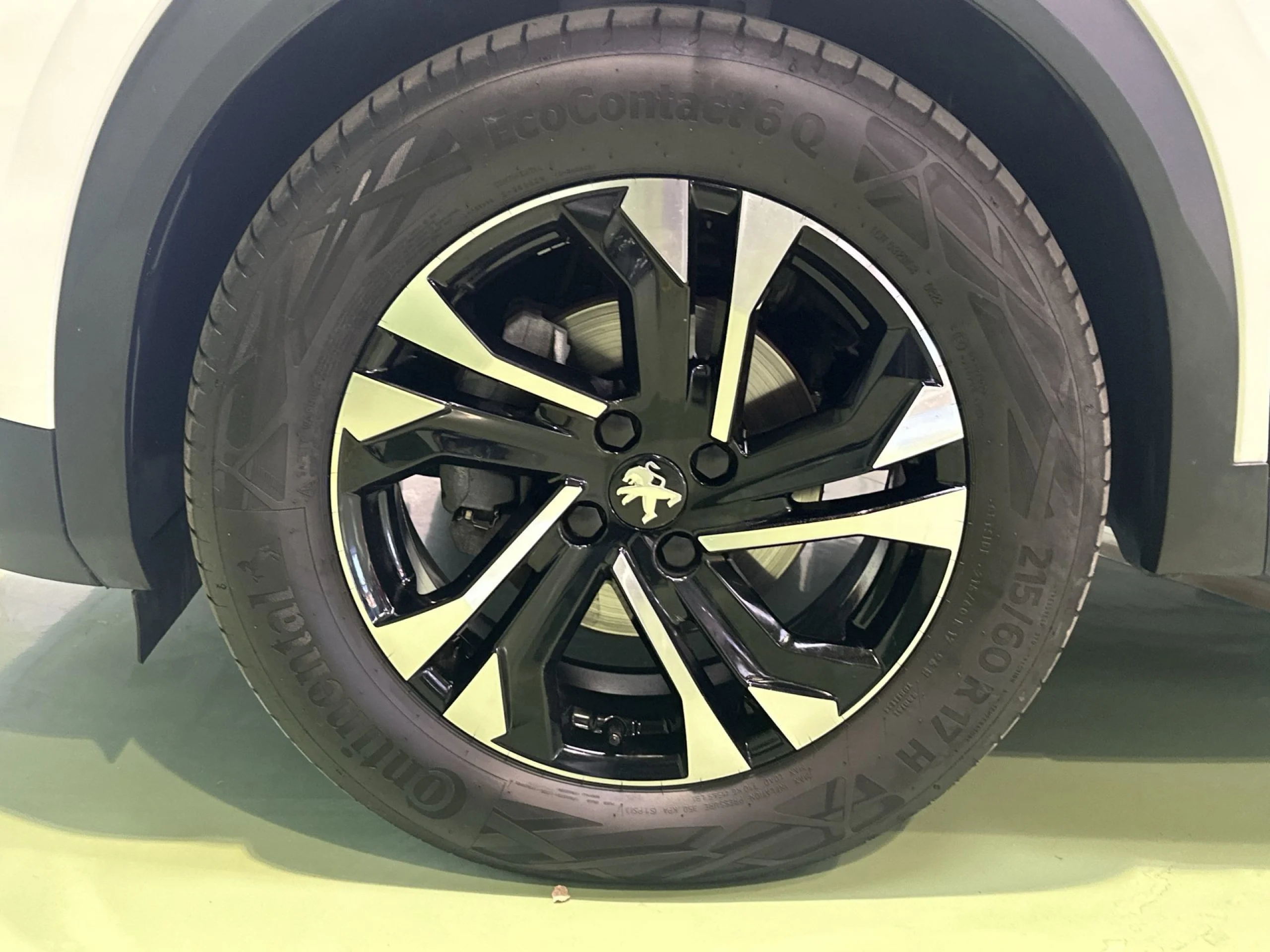 Peugeot 2008 SUV PureTech 100 SANDS Allure Pack 75 kW (100 CV) - Foto 7