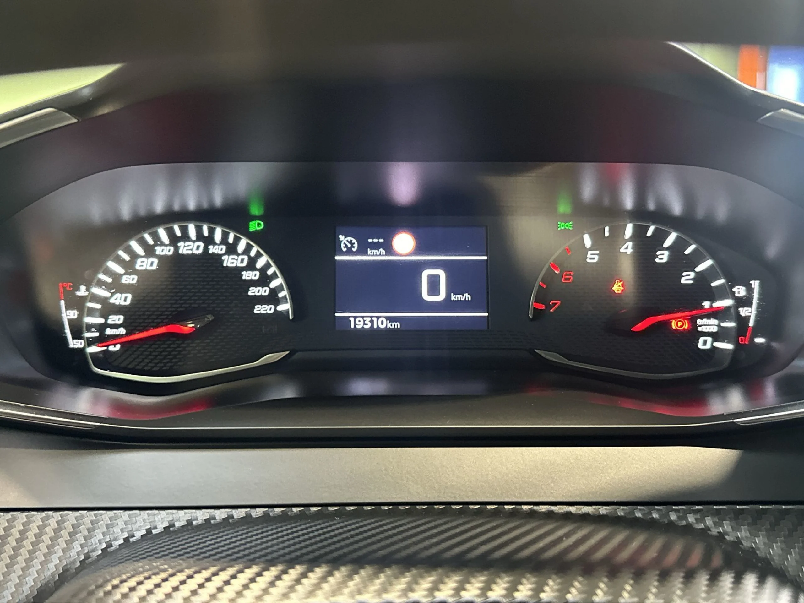 Peugeot 2008 SUV PureTech 100 SANDS Allure Pack 75 kW (100 CV) - Foto 11