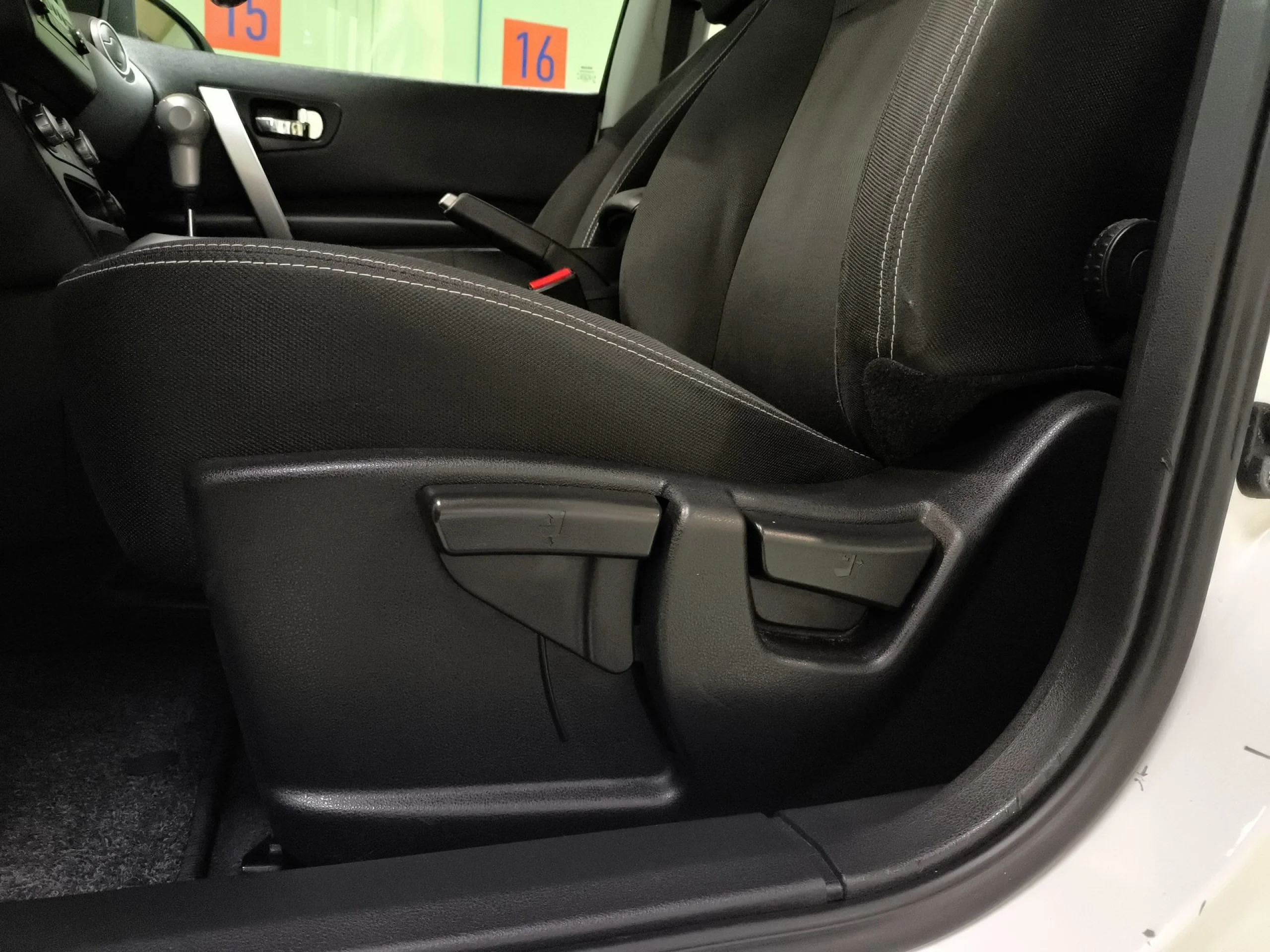 Nissan Qashqai 2.0 Acenta 4x2 CVT 103 kW (140 CV) - Foto 9