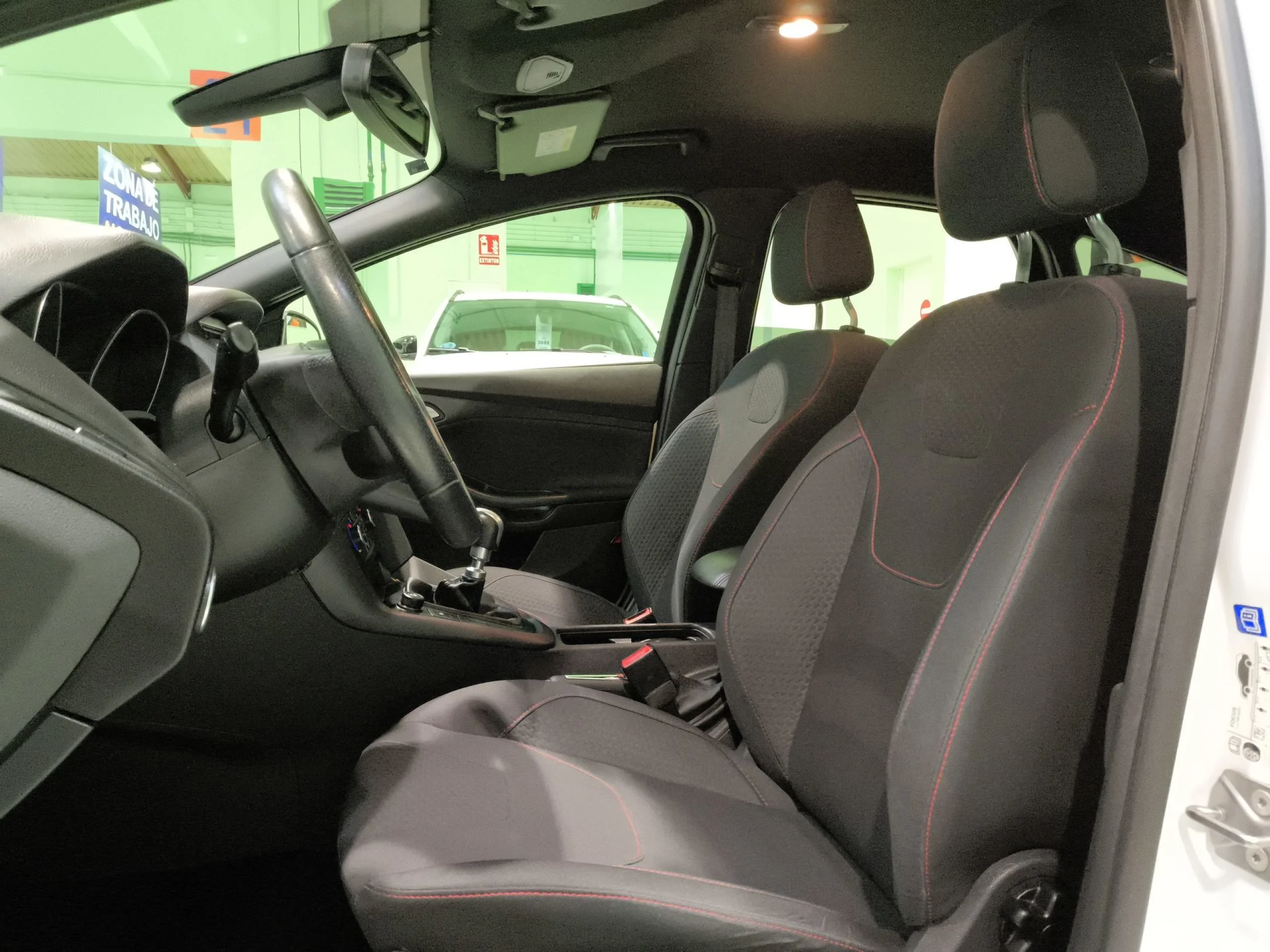 Ford Focus 1.0 Ecoboost ST-Line BlackANDRed 92 kW (125 CV) - Foto 8