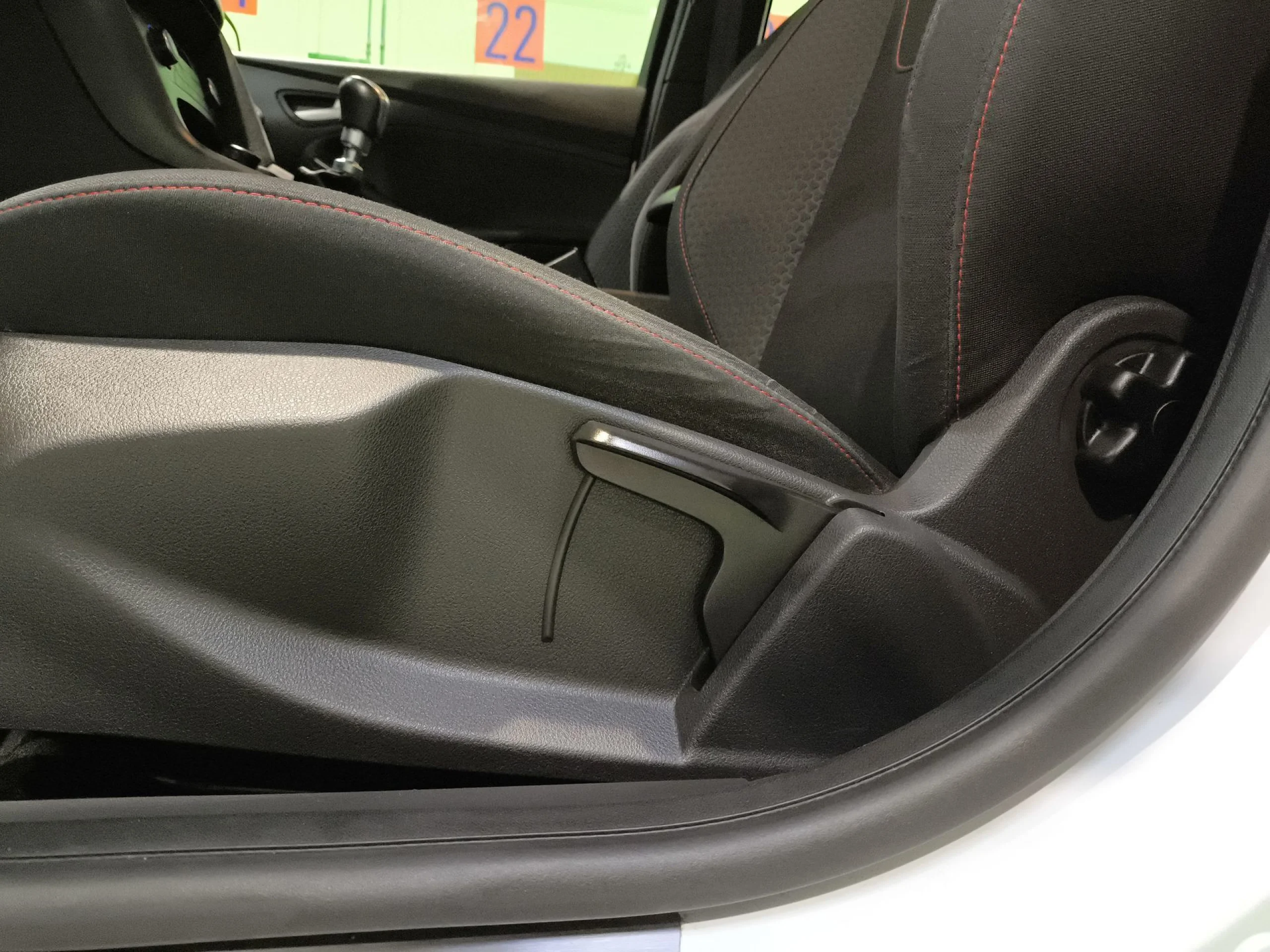 Ford Focus 1.0 Ecoboost ST-Line BlackANDRed 92 kW (125 CV) - Foto 9