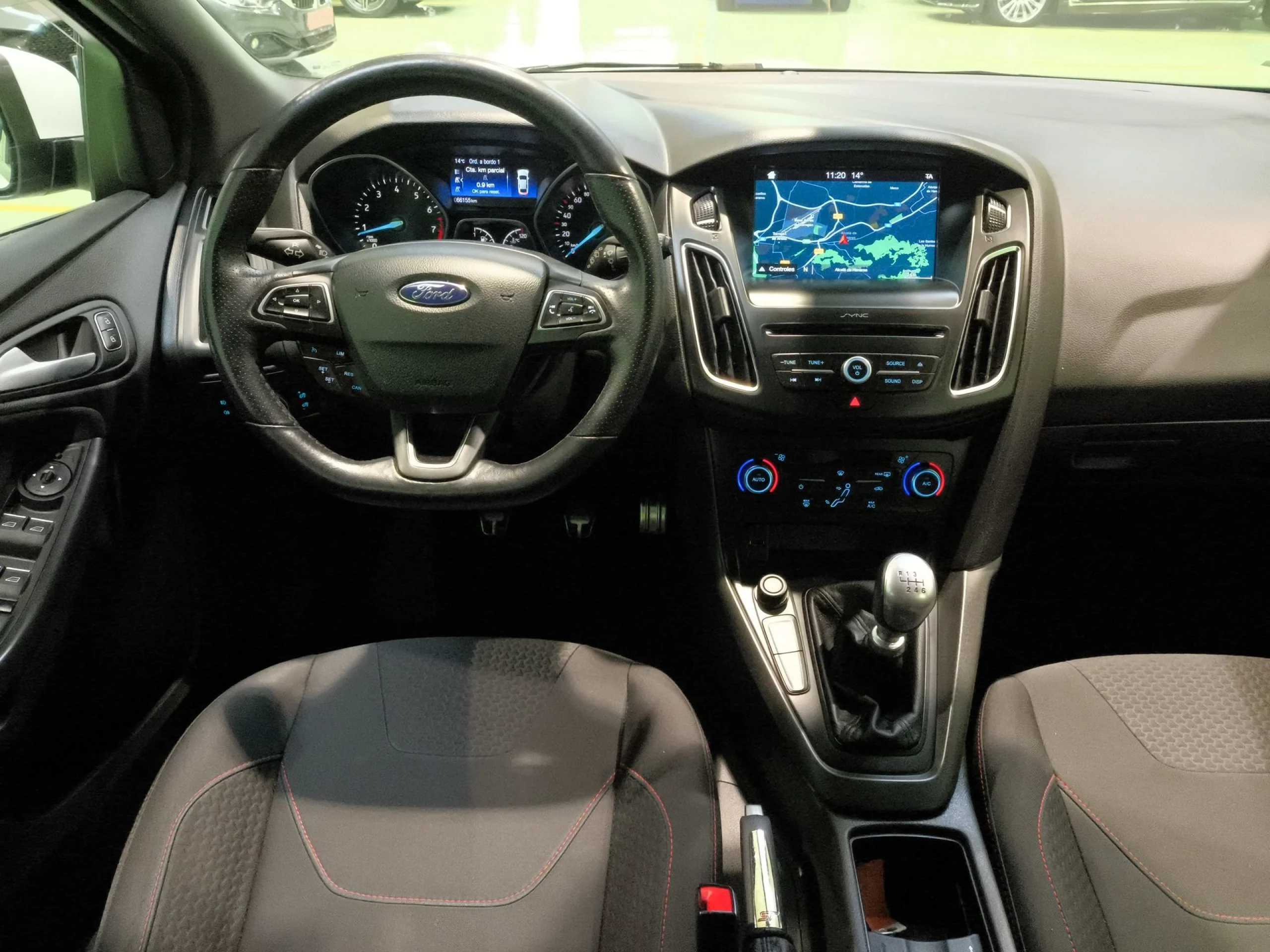 Ford Focus 1.0 Ecoboost ST-Line BlackANDRed 92 kW (125 CV) - Foto 18