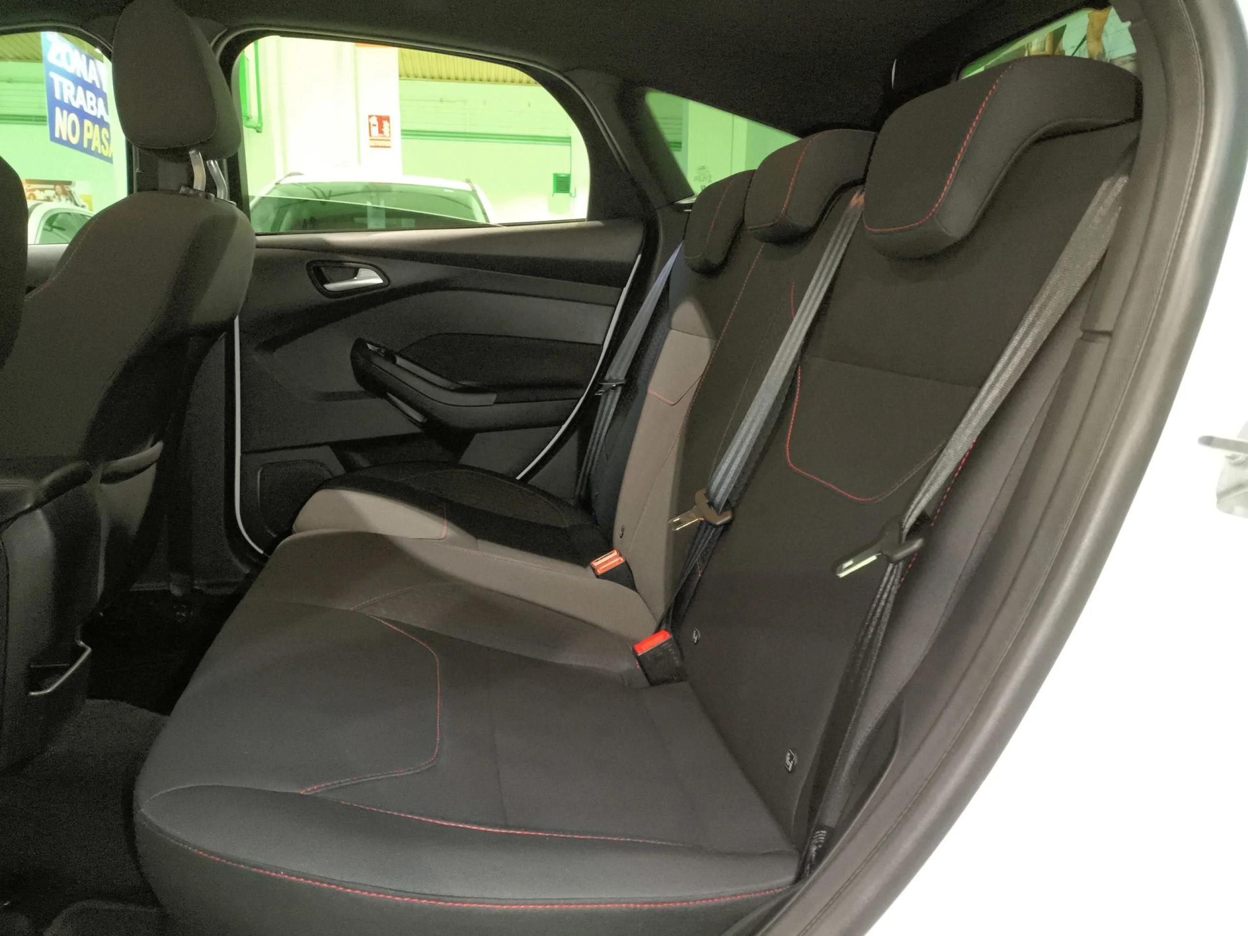 Ford Focus 1.0 Ecoboost ST-Line BlackANDRed 92 kW (125 CV) - Foto 19