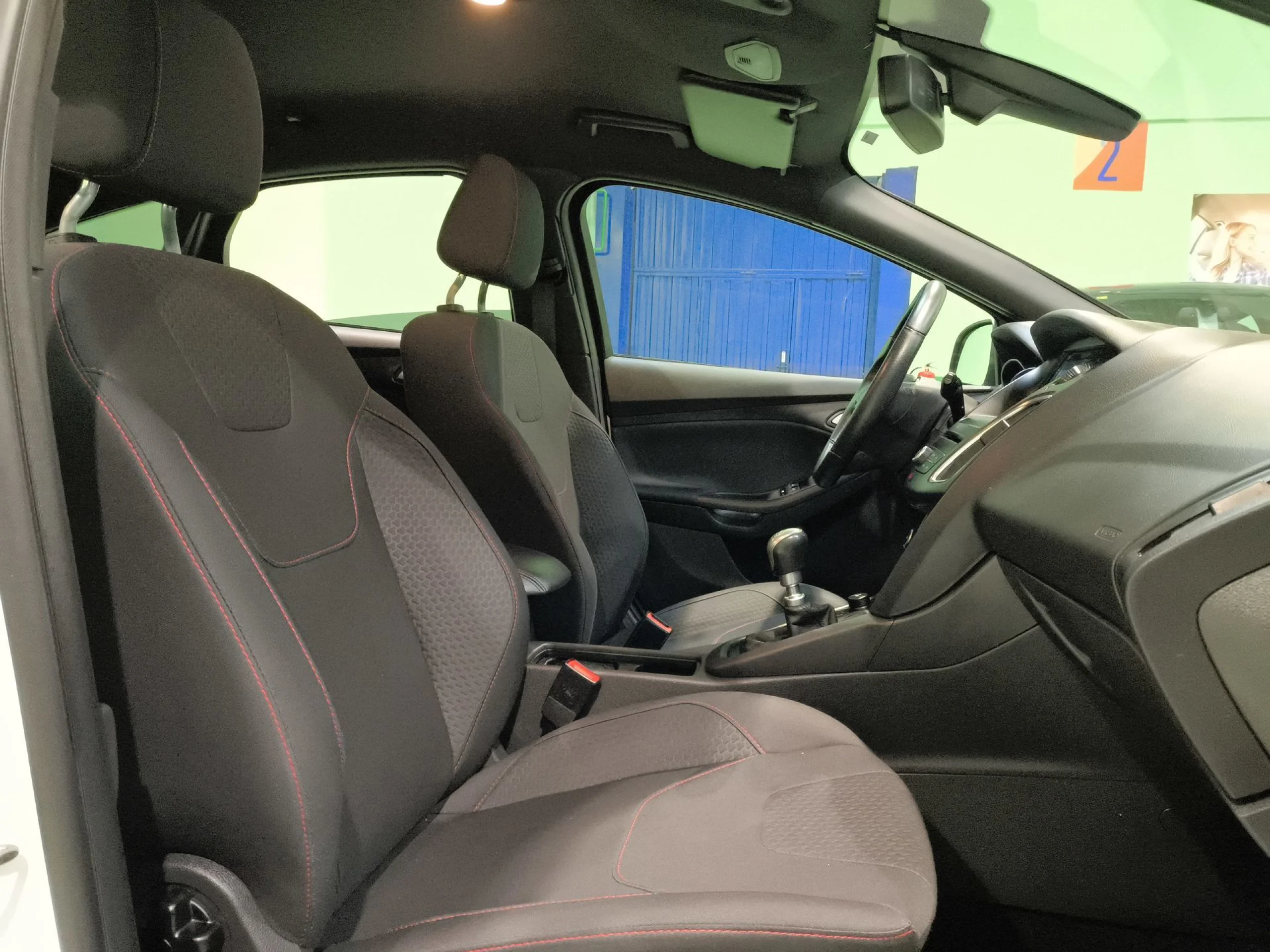 Ford Focus 1.0 Ecoboost ST-Line BlackANDRed 92 kW (125 CV) - Foto 21