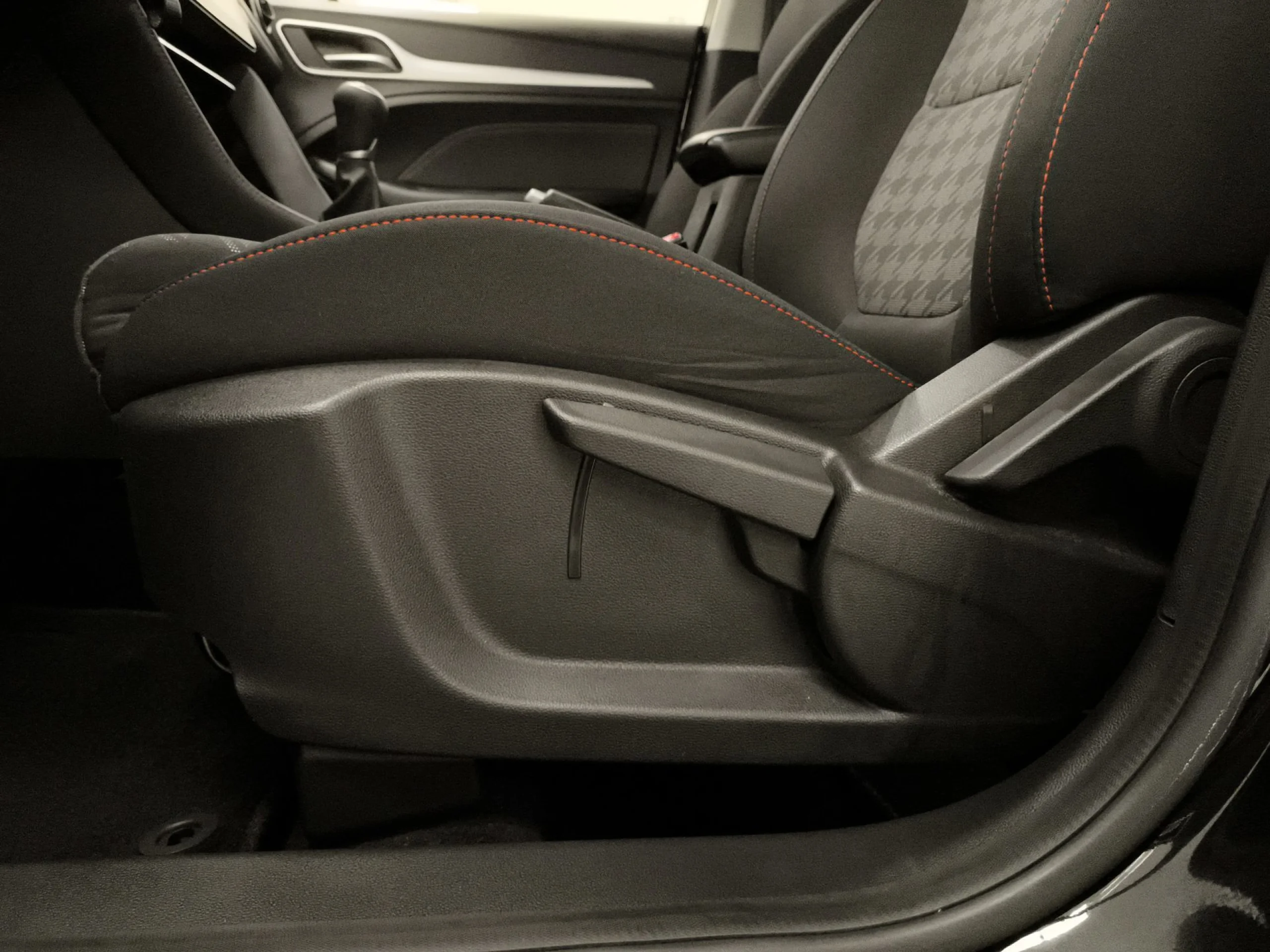 MG ZS 1.5 Comfort 78 kW (106 CV) - Foto 9