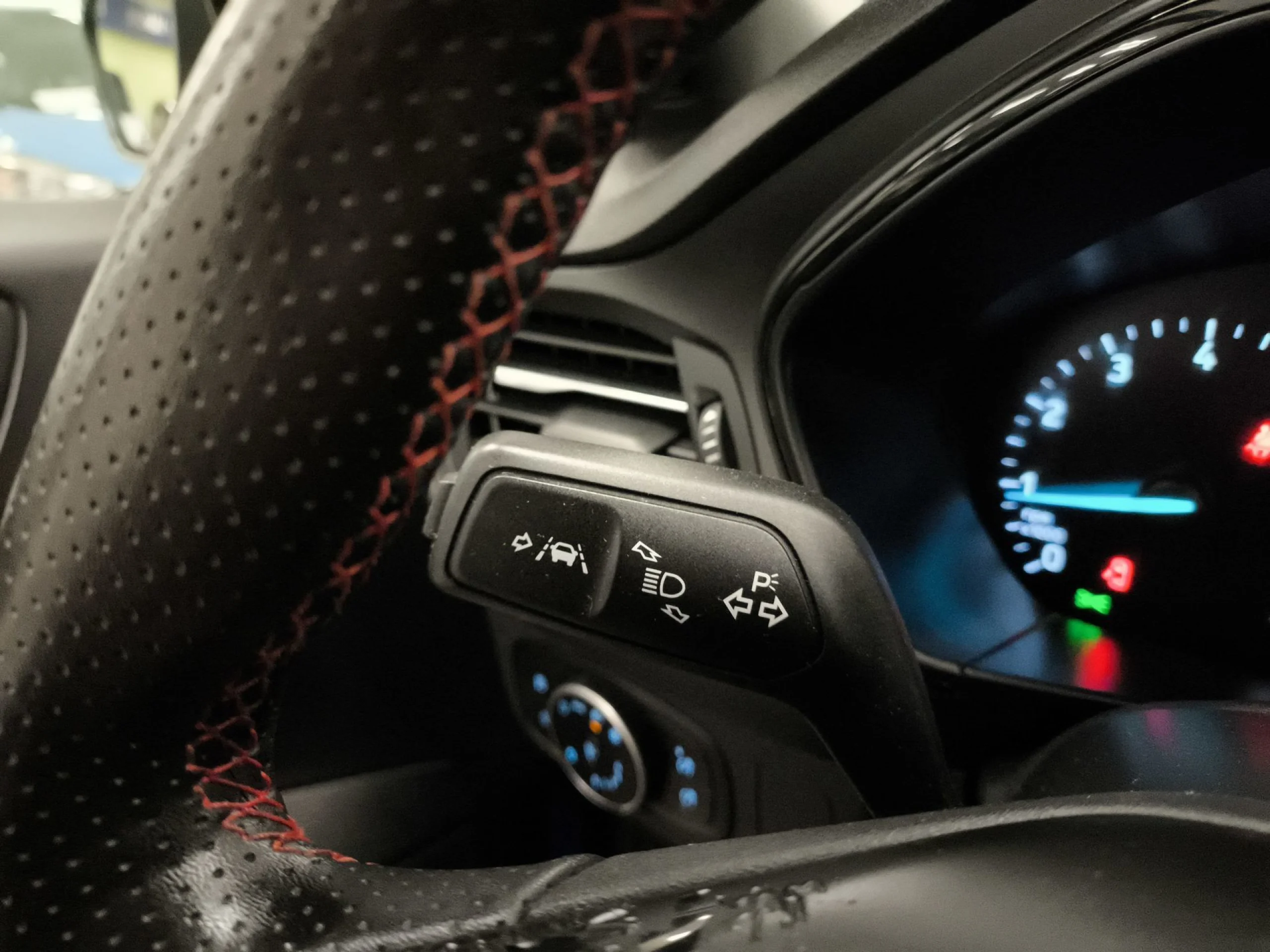 Ford Focus 1.0 Ecoboost MHEV ST-Line 92 kW (125 CV) - Foto 13