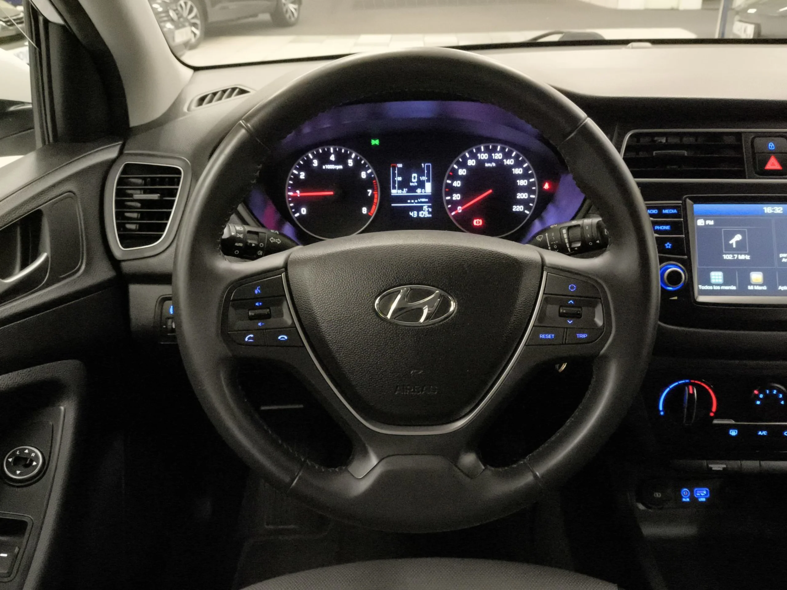 Hyundai I20 1.0 TGDI Essence LE 74 kW (100 CV) - Foto 11