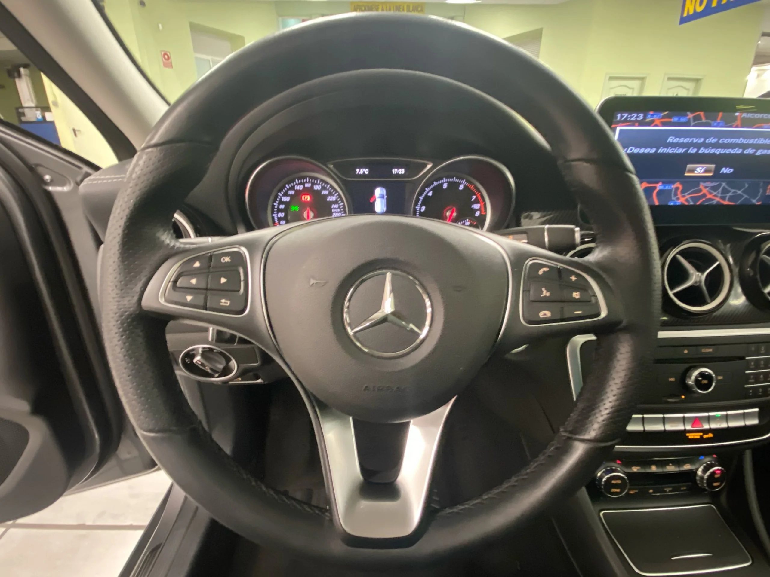 Mercedes-Benz Clase GLA GLA200 156CV EDITION AUT 5P. - Foto 11