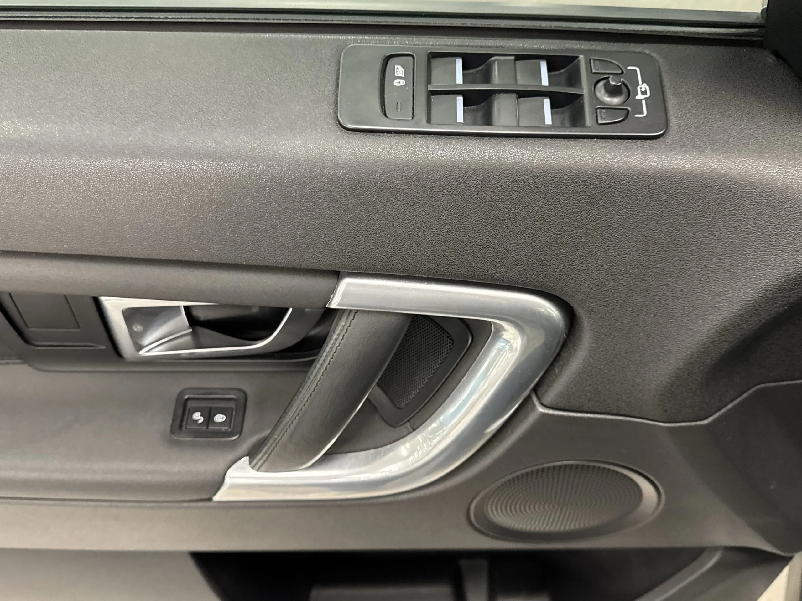 Land Rover Discovery sport 2.0L TD4 HSE 4x4 132 kW (180 CV) - Foto 10