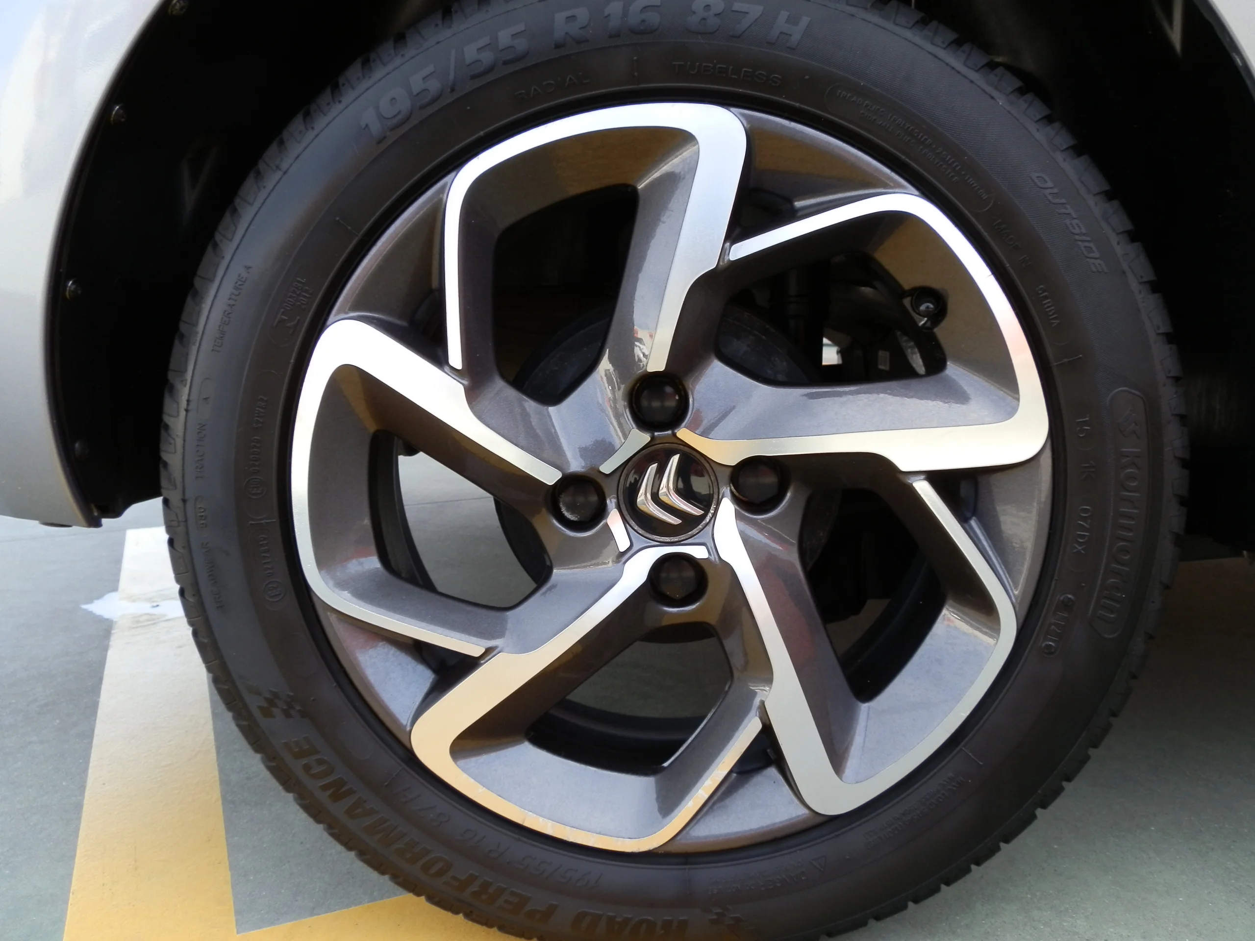 Citroen C-Elysee 1.2 PURETECH SHINE 4P - Foto 12