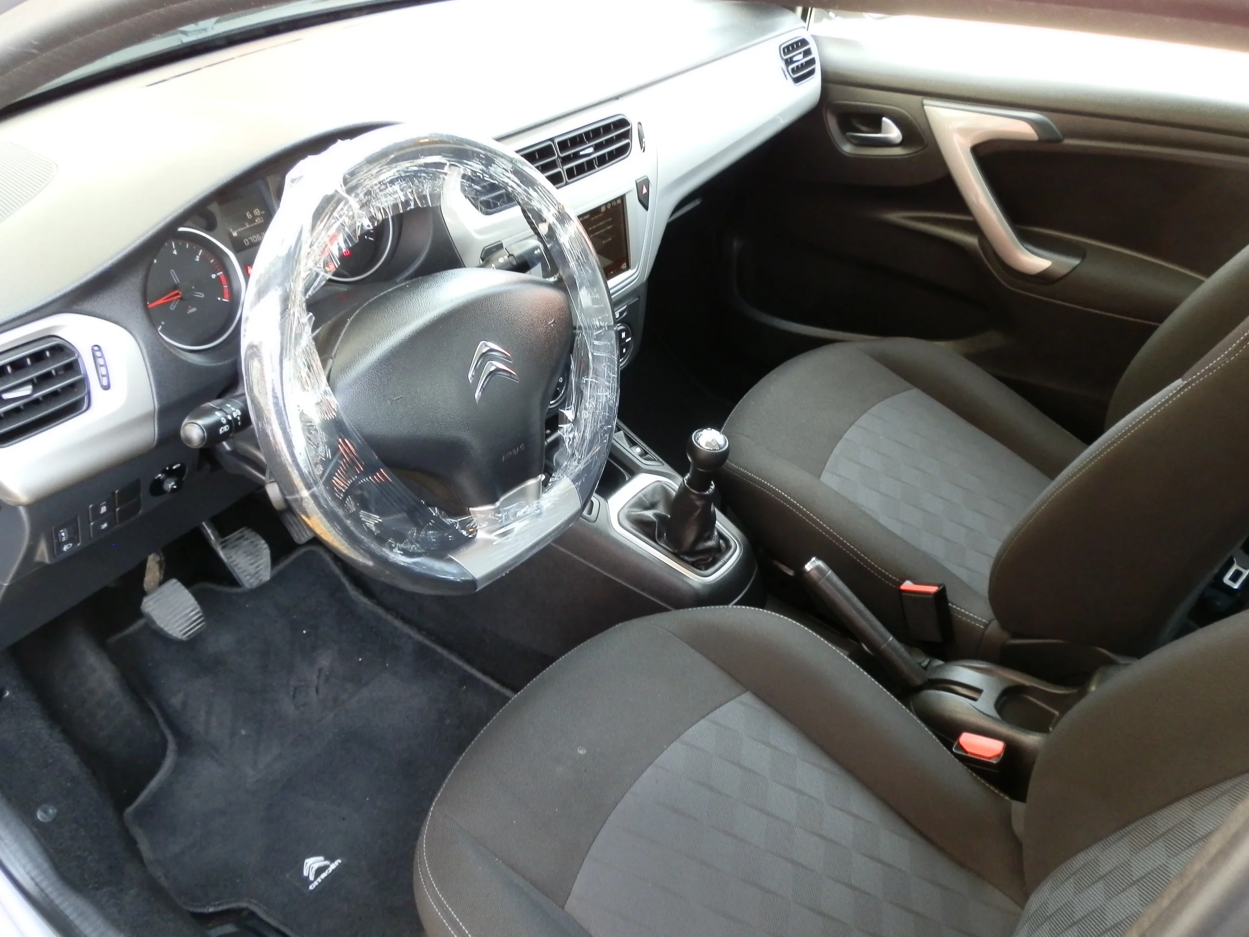 Citroen C-Elysee 1.2 PURETECH SHINE 4P - Foto 14
