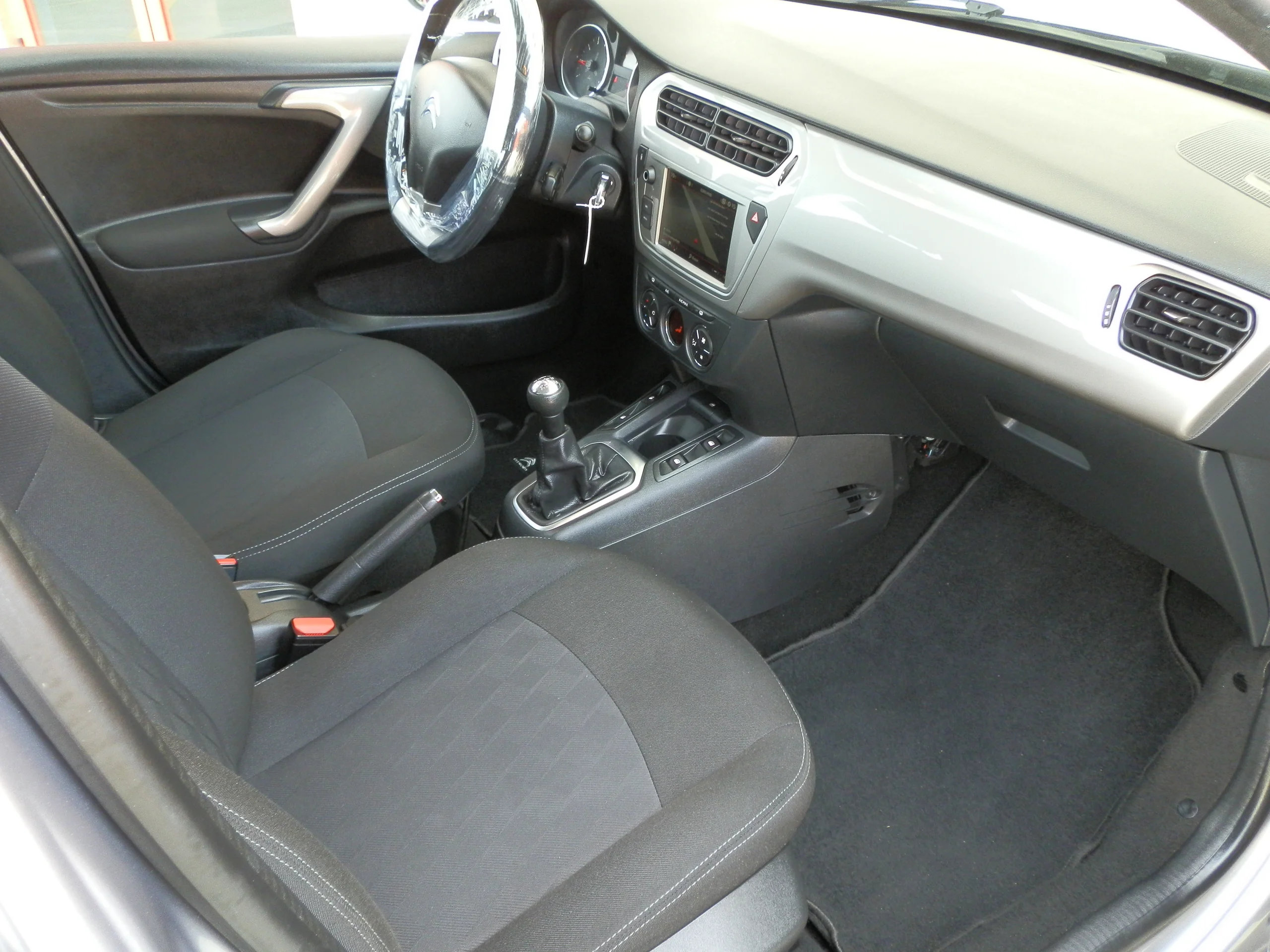 Citroen C-Elysee 1.2 PURETECH SHINE 4P - Foto 17