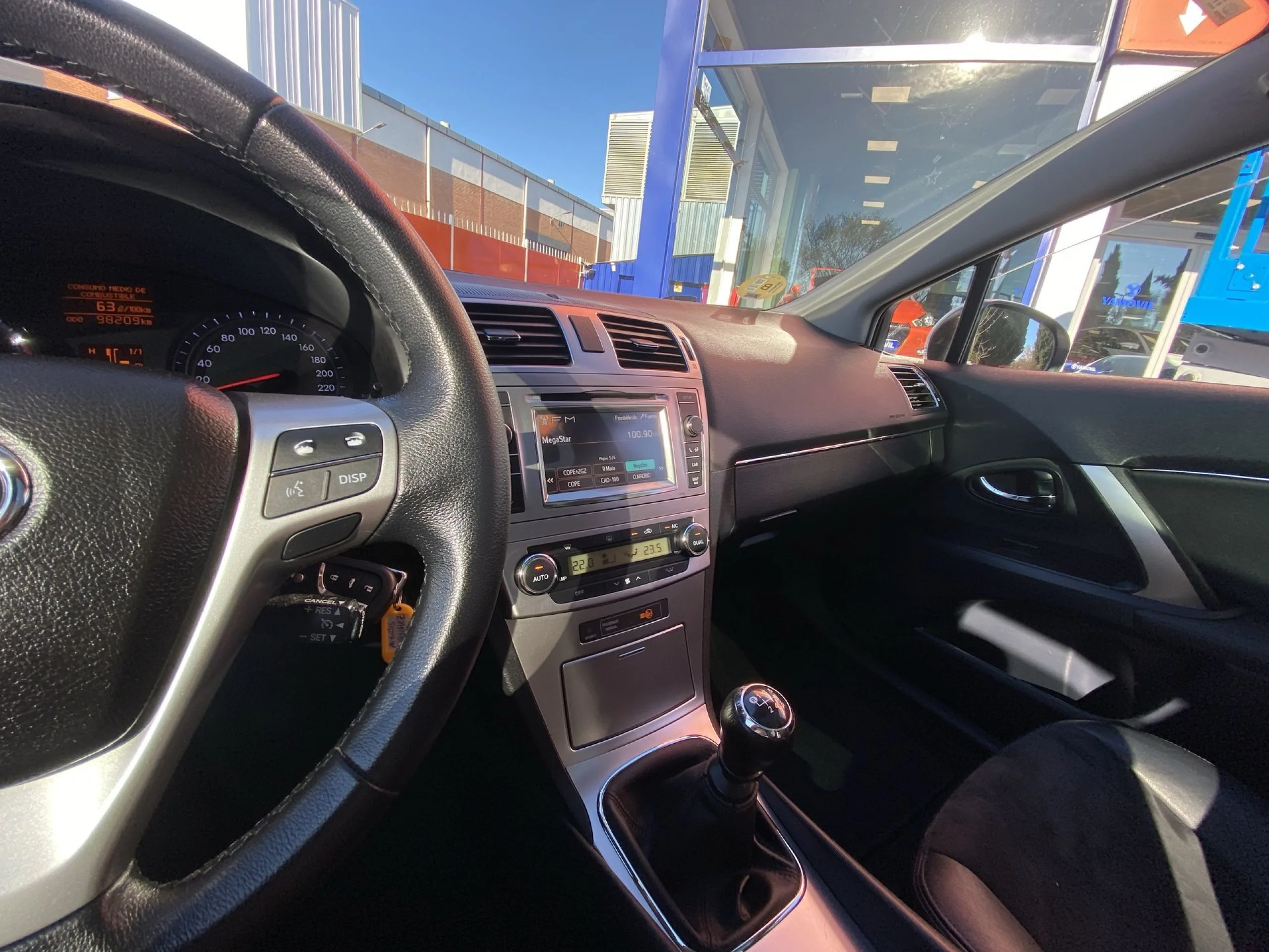 Toyota Avensis 120D Cross Sport Advance 91 kW (124 CV) - Foto 17