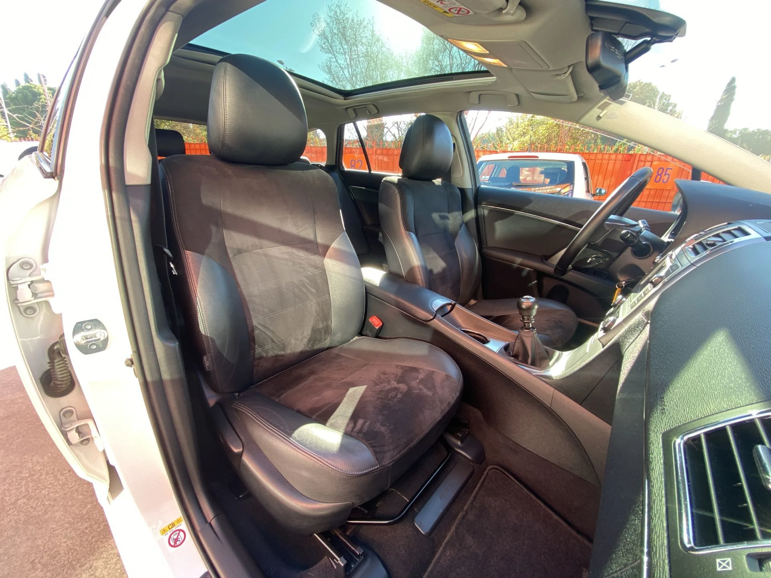 Toyota Avensis 120D Cross Sport Advance 91 kW (124 CV) - Foto 21