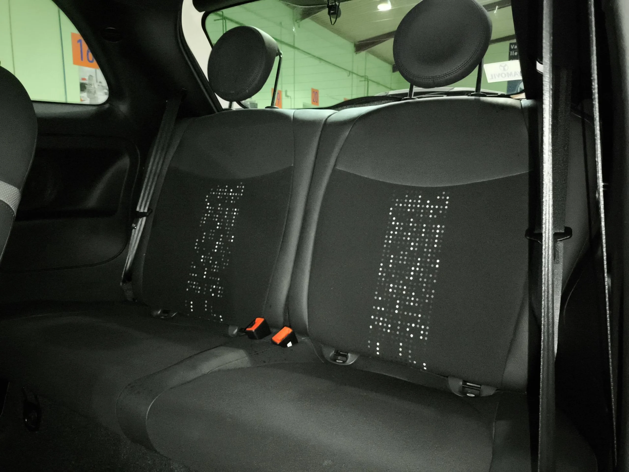 Fiat 500 1.0 Hybrid Sport 51 kW (70 CV) - Foto 24
