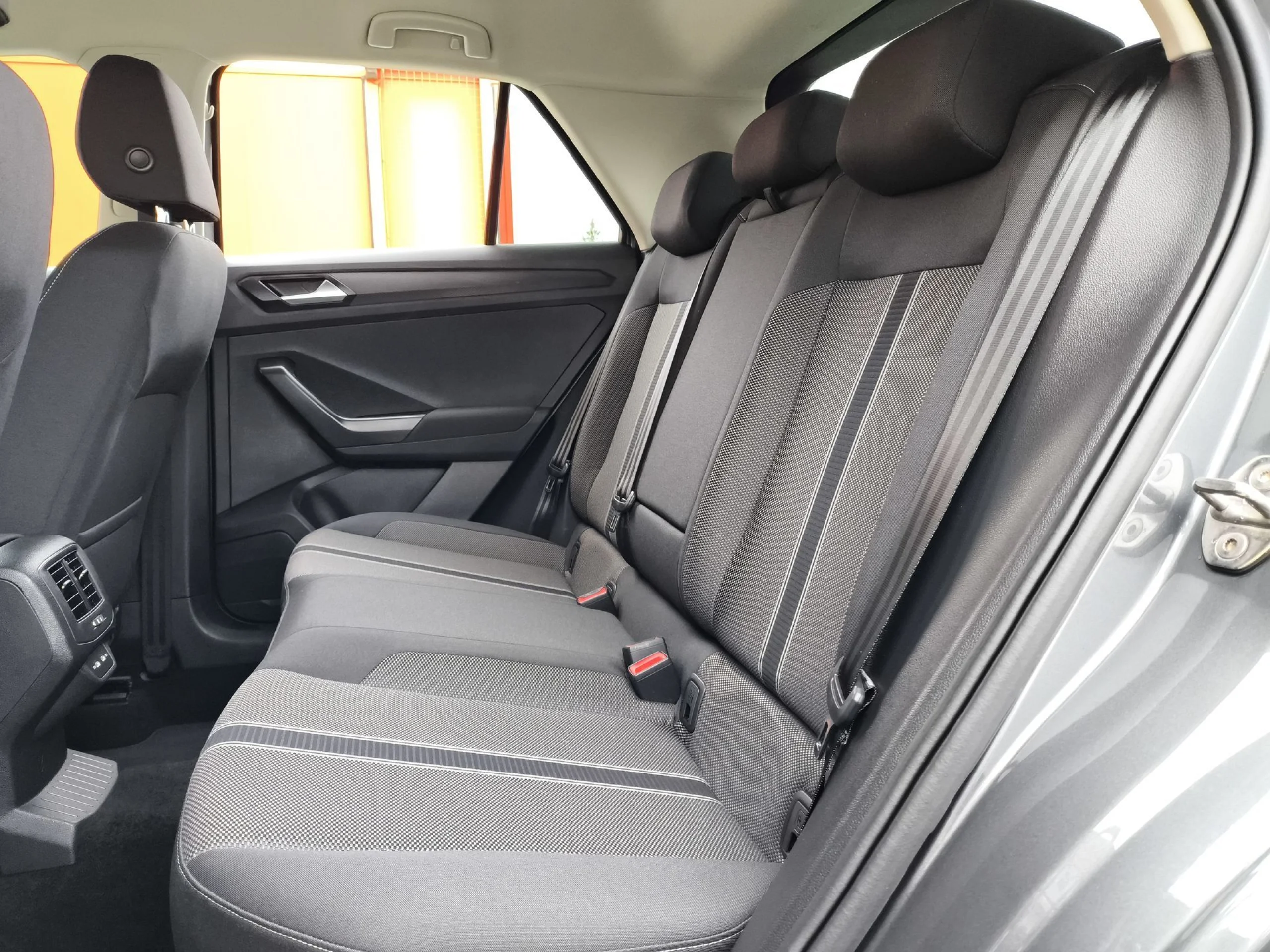 Volkswagen T-Roc Advance R-Line 2.0 TDI 85 kW (115 CV) - Foto 18