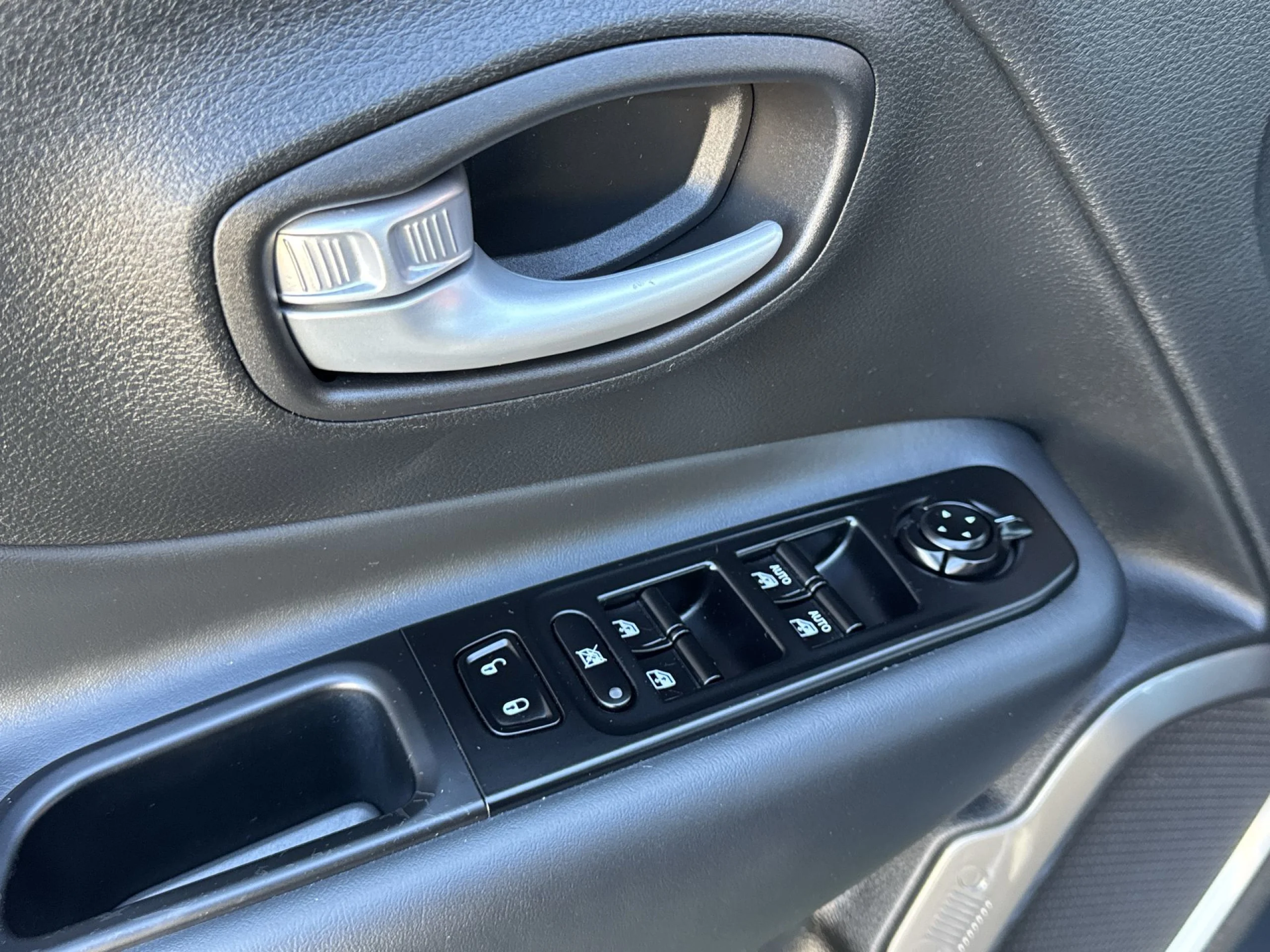 Jeep Renegade eHybrid 1.5 Limited ATX 96 kW (130 CV) - Foto 10