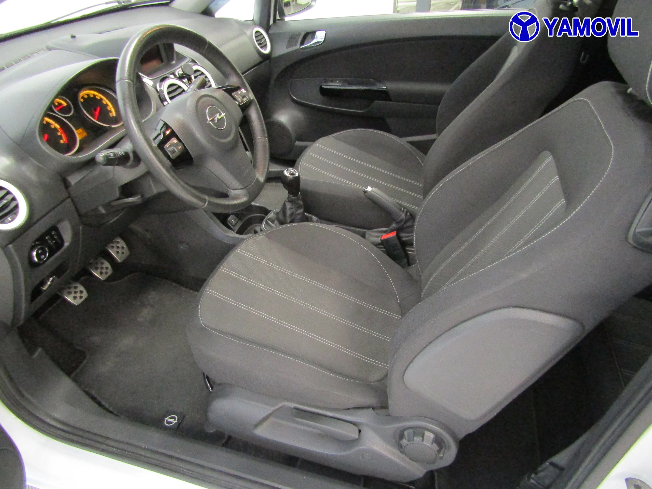 Opel Corsa 1.4 TURBO COLOR EDITION - Foto 14