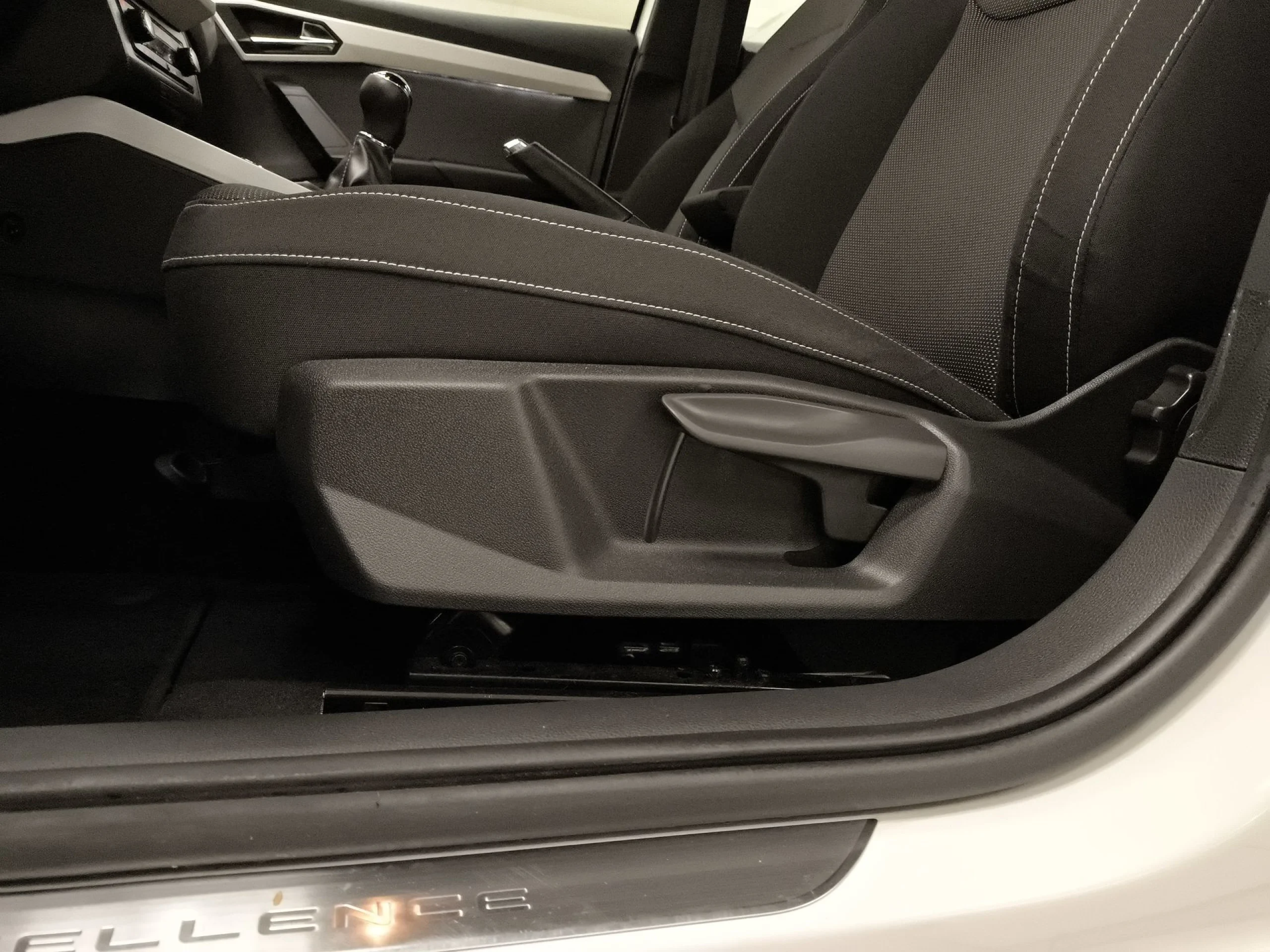 Seat Arona 1.0 TSI SANDS Xcellence 85 kW (115 CV) - Foto 9