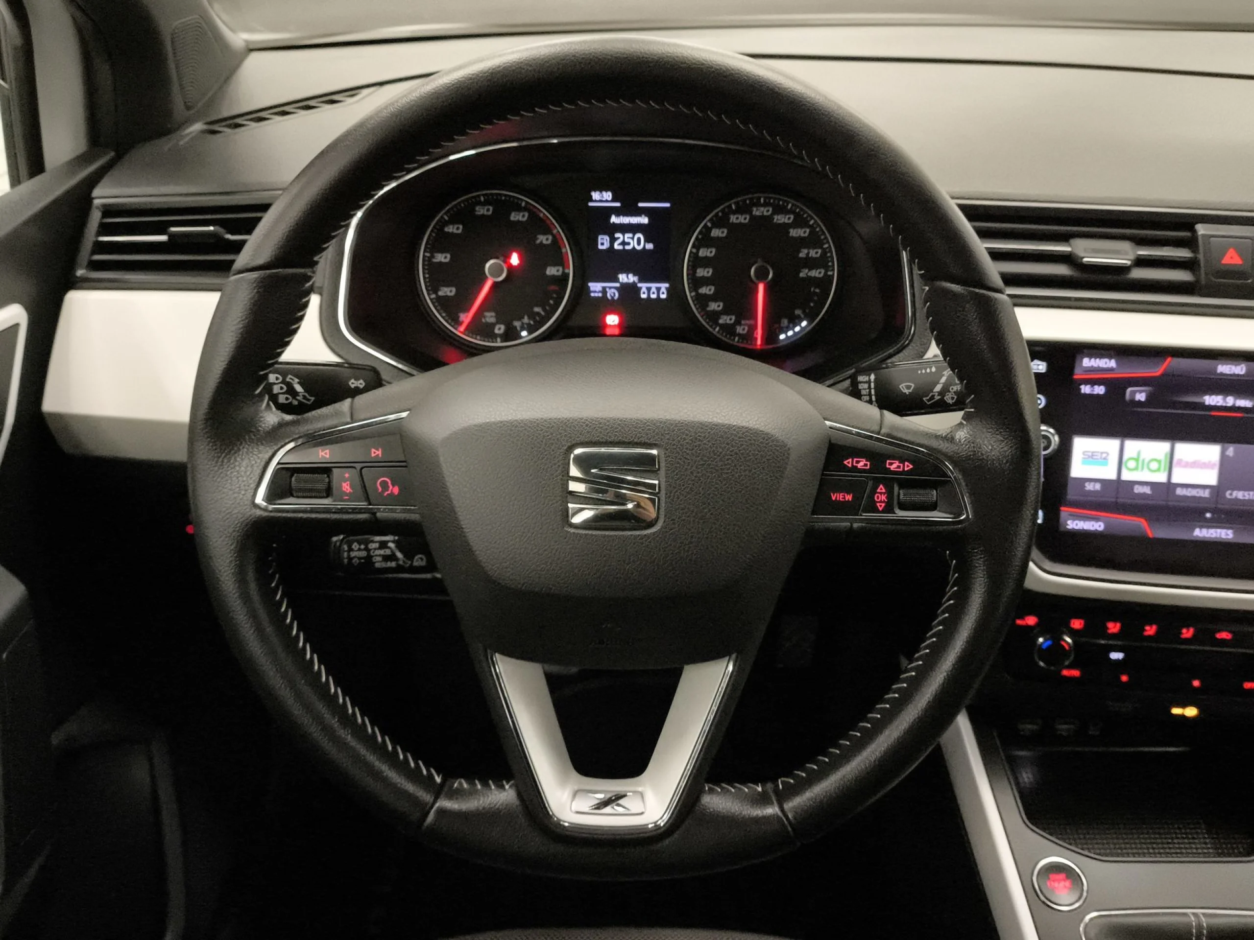 Seat Arona 1.0 TSI SANDS Xcellence 85 kW (115 CV) - Foto 11