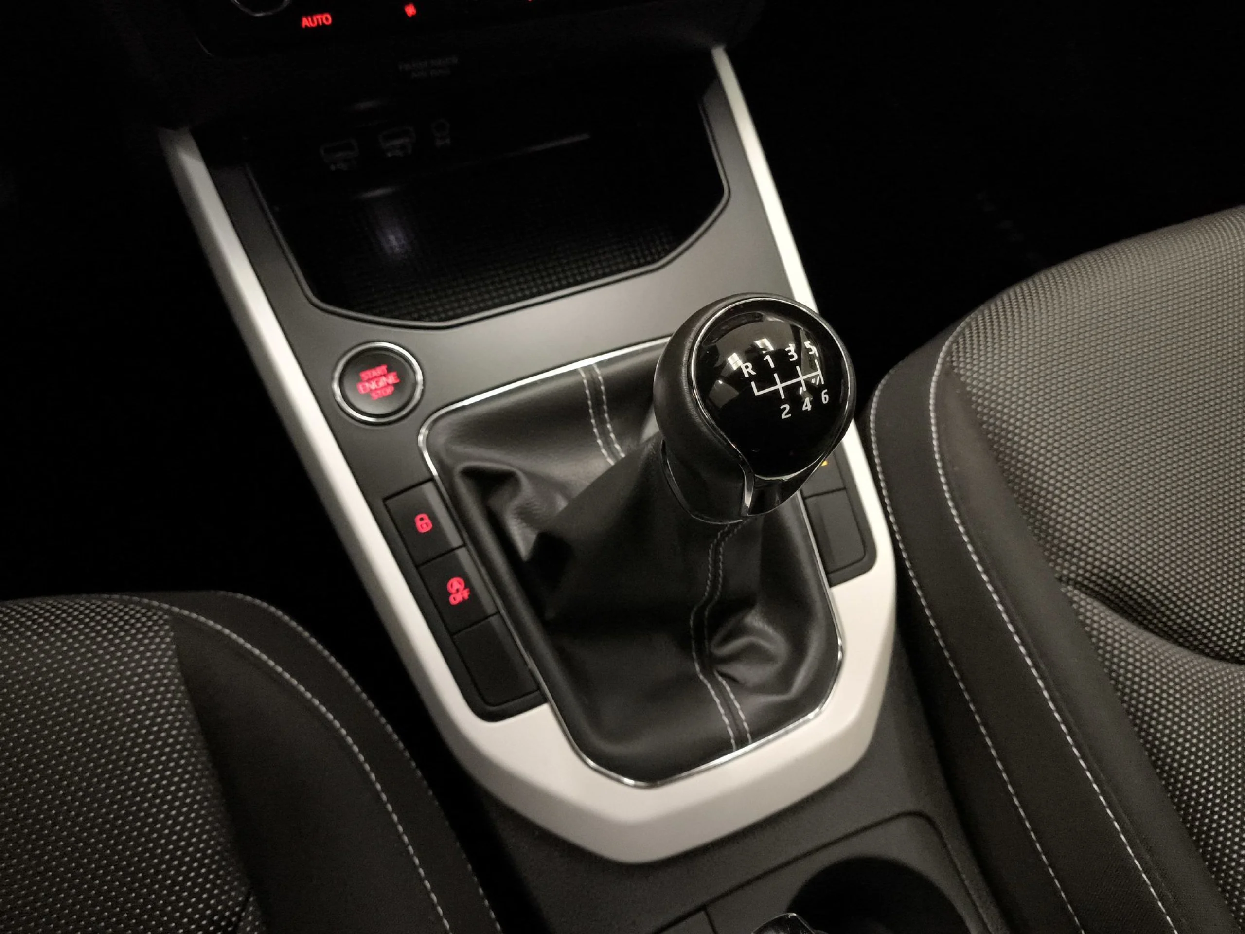 Seat Arona 1.0 TSI SANDS Xcellence 85 kW (115 CV) - Foto 16