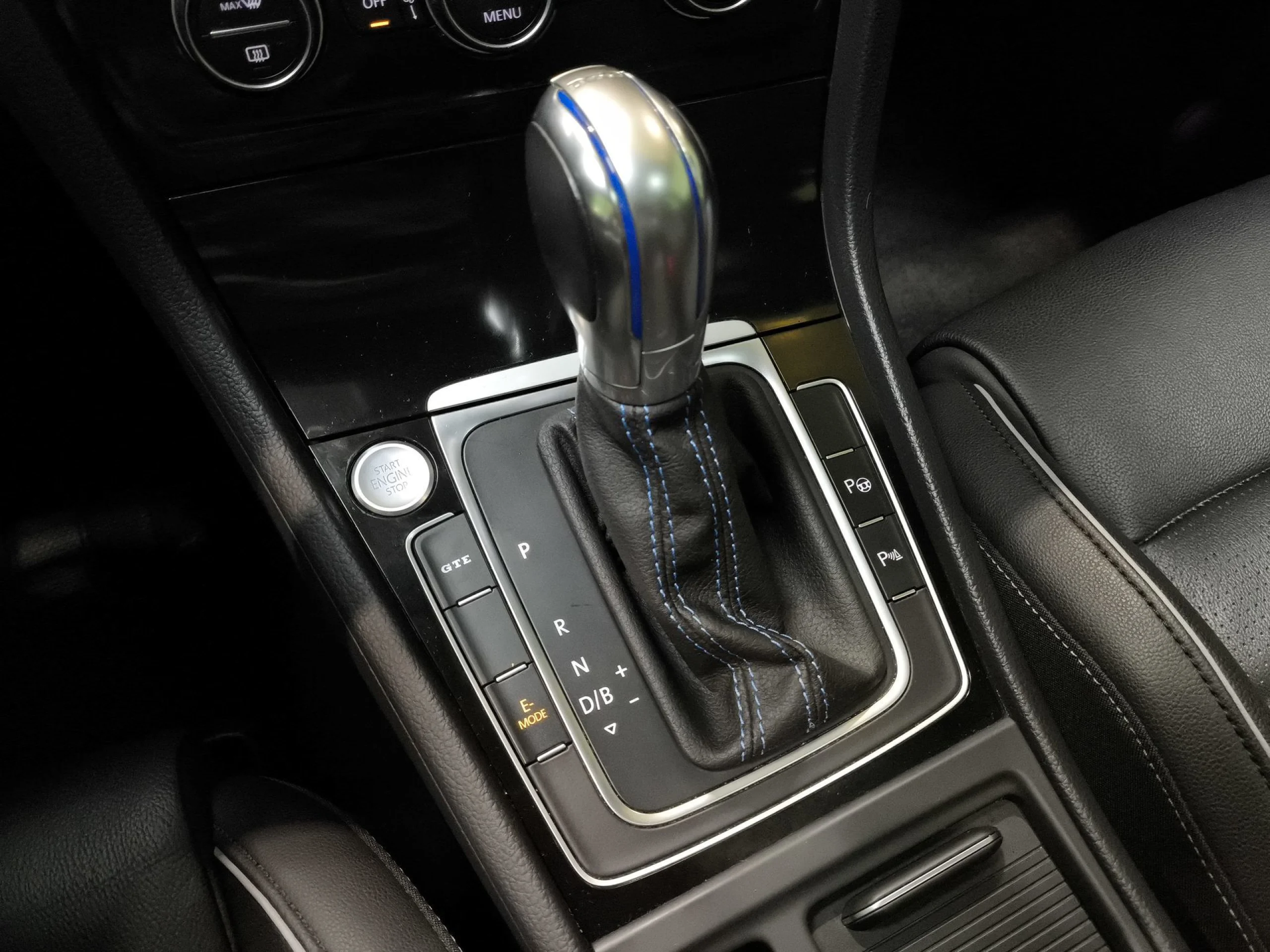Volkswagen Golf GTE 1.4 TSI e-Power 150 kW (204 CV) DSG - Foto 17