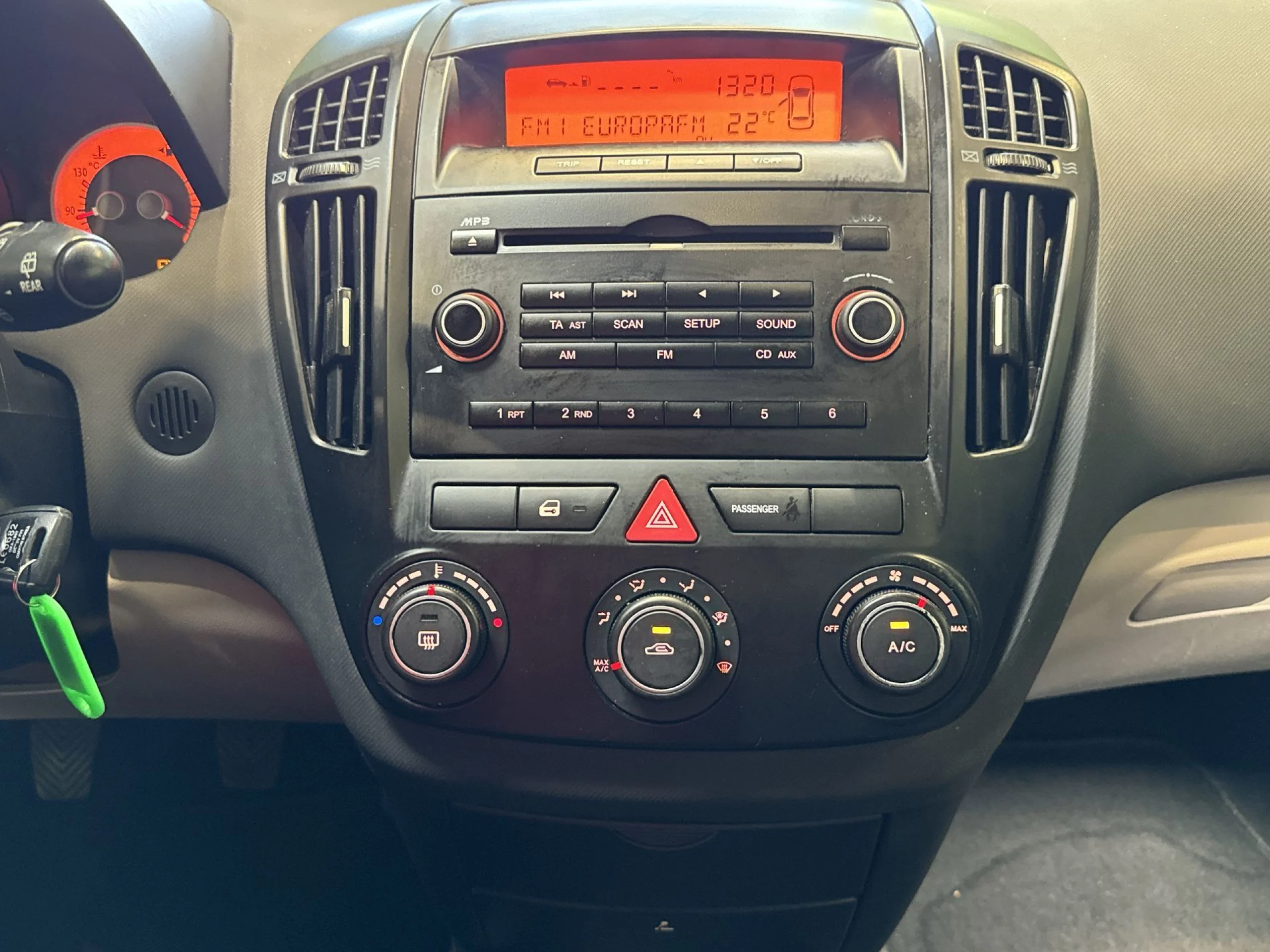 Kia Ceed 1.4 CVVT Concept 80 kW (109 CV) - Foto 16