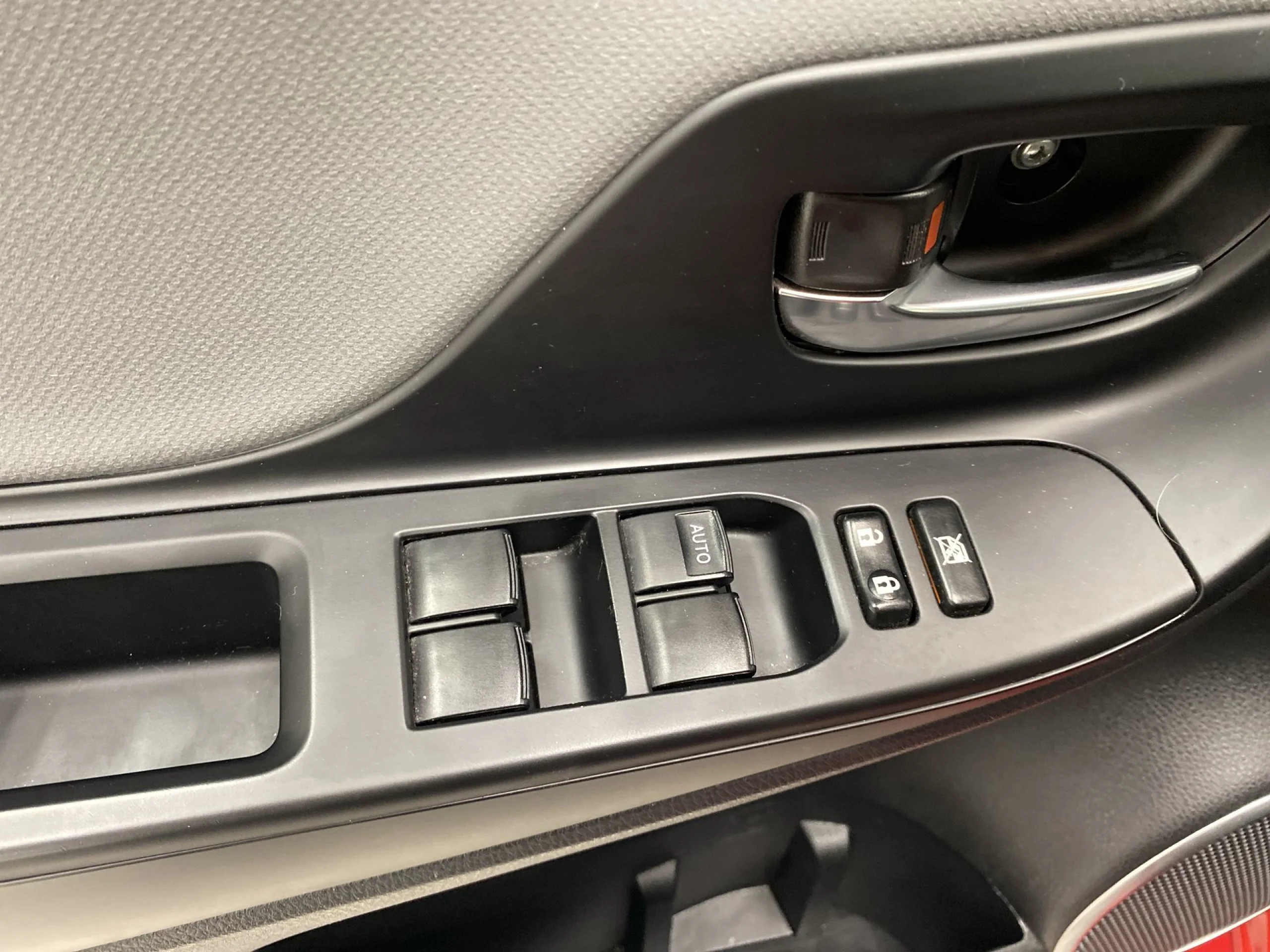 Toyota Yaris 1.5 Hybrid Active 74 kW (100 CV) - Foto 10