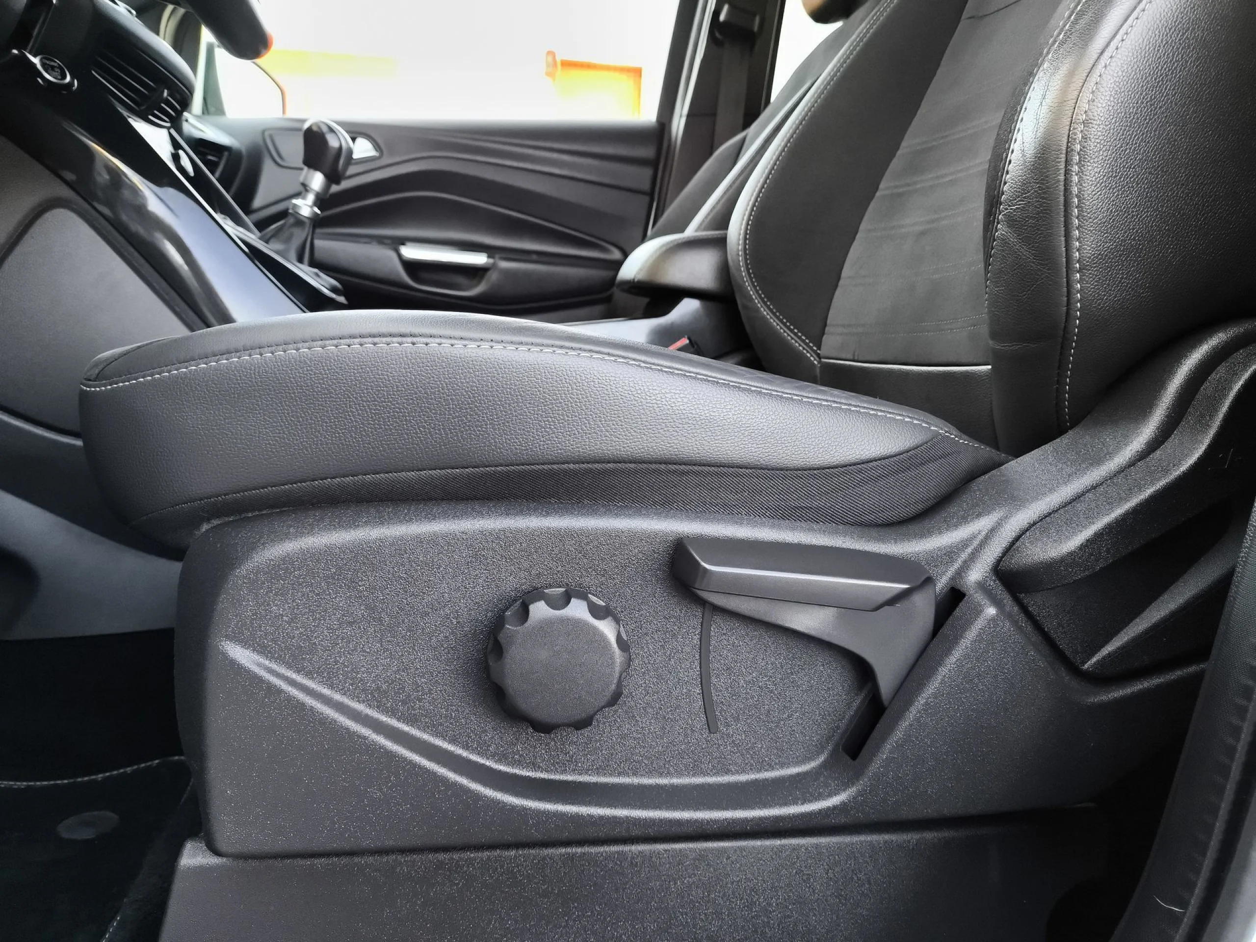 Ford Kuga 2.0 TDCI SANDS ST-Line 4x2 110 kW (150 CV) - Foto 9