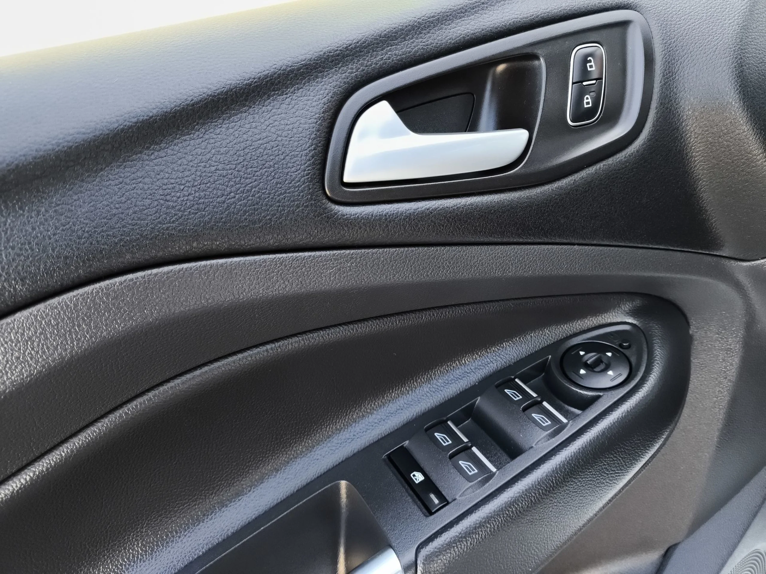 Ford Kuga 2.0 TDCI SANDS ST-Line 4x2 110 kW (150 CV) - Foto 10