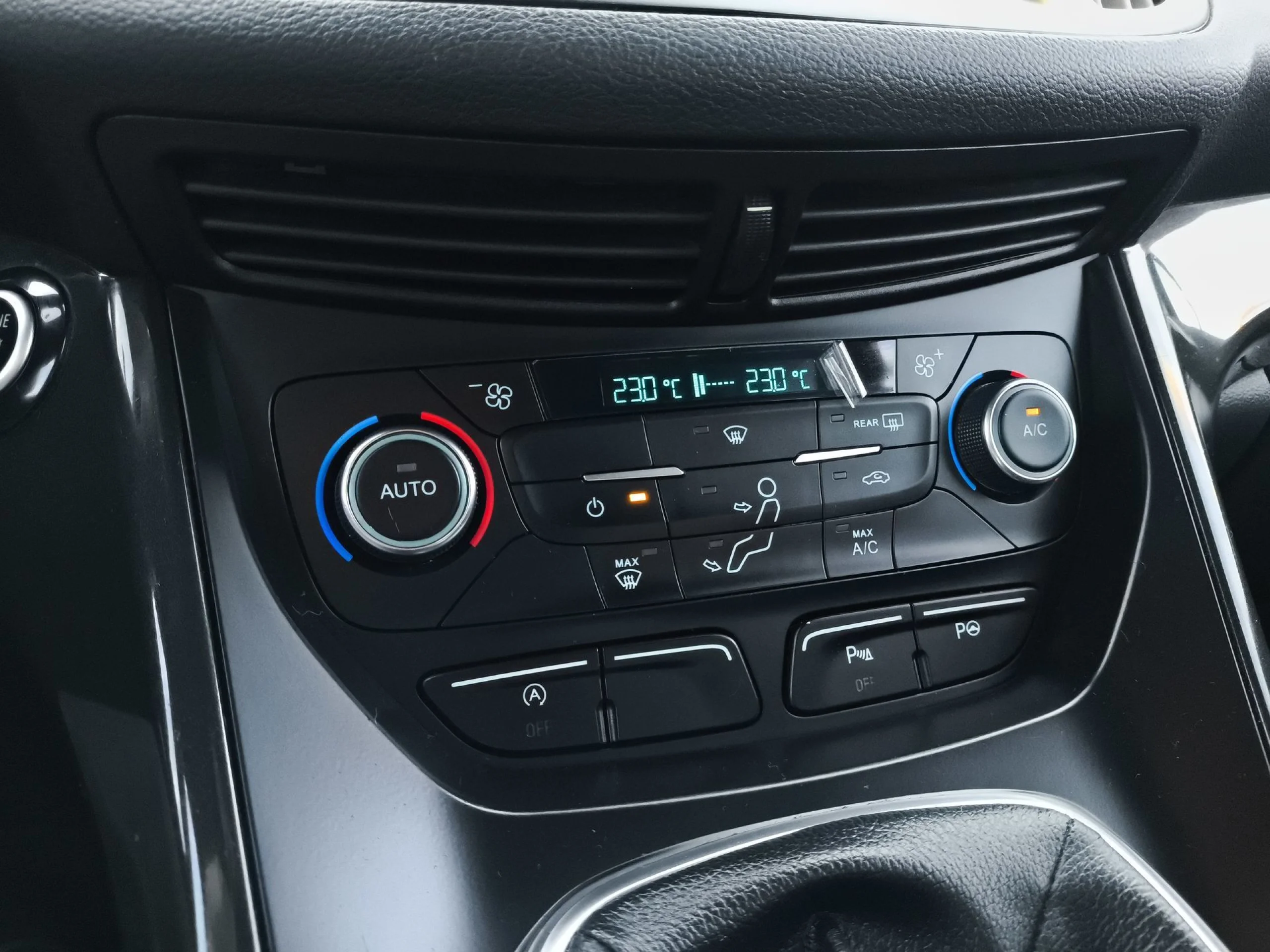 Ford Kuga 2.0 TDCI SANDS ST-Line 4x2 110 kW (150 CV) - Foto 19