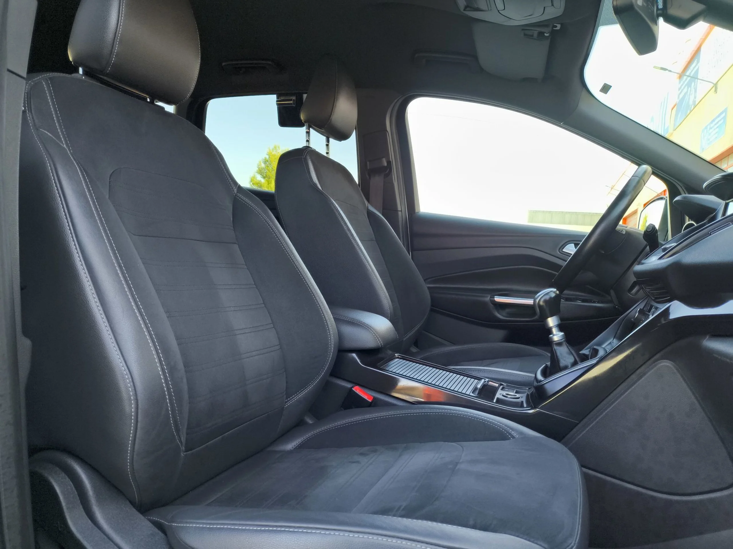 Ford Kuga 2.0 TDCI SANDS ST-Line 4x2 110 kW (150 CV) - Foto 25