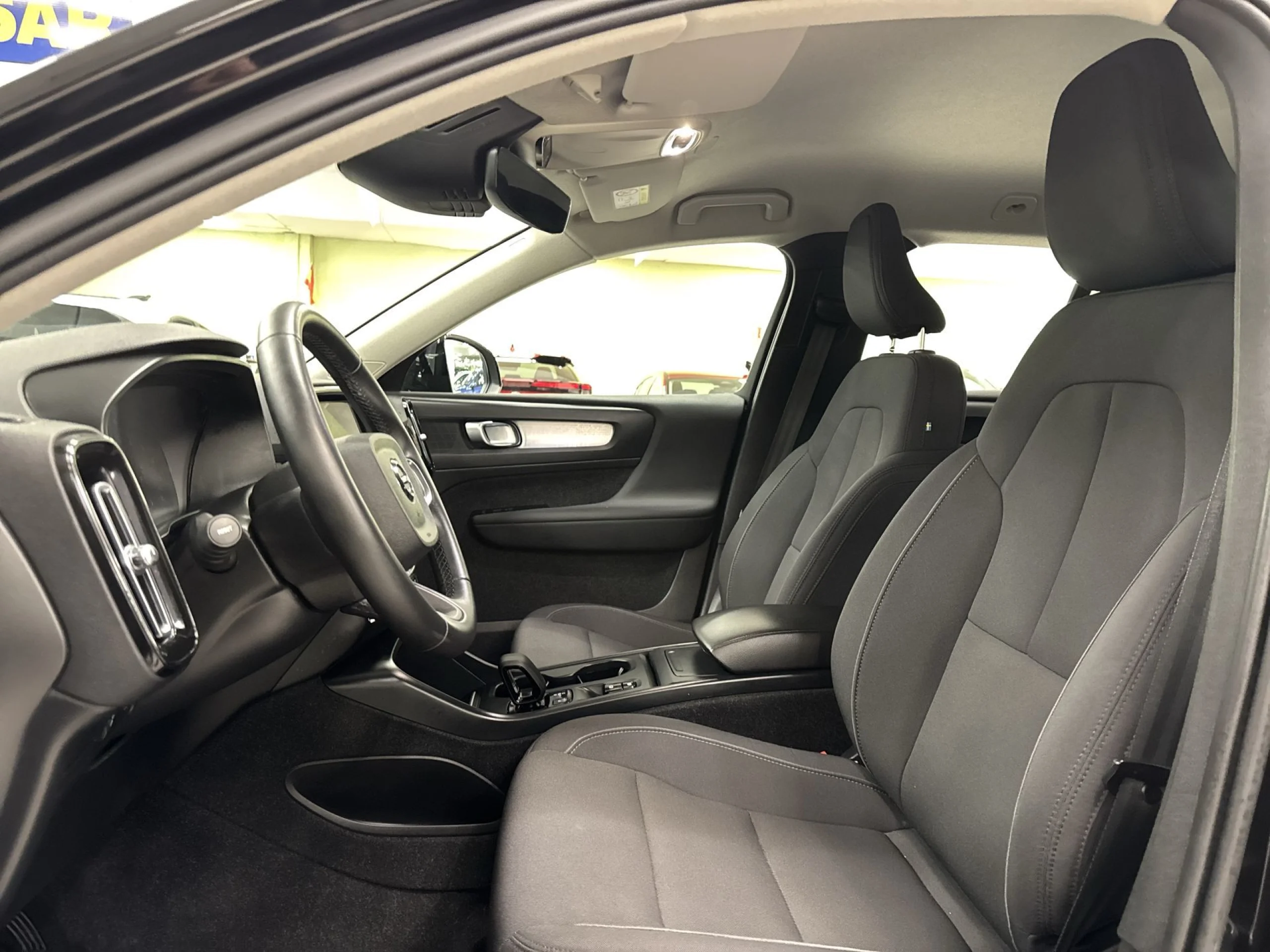 Volvo XC40 B3 G Momentum Pro Auto 120 kW (163 CV) - Foto 8