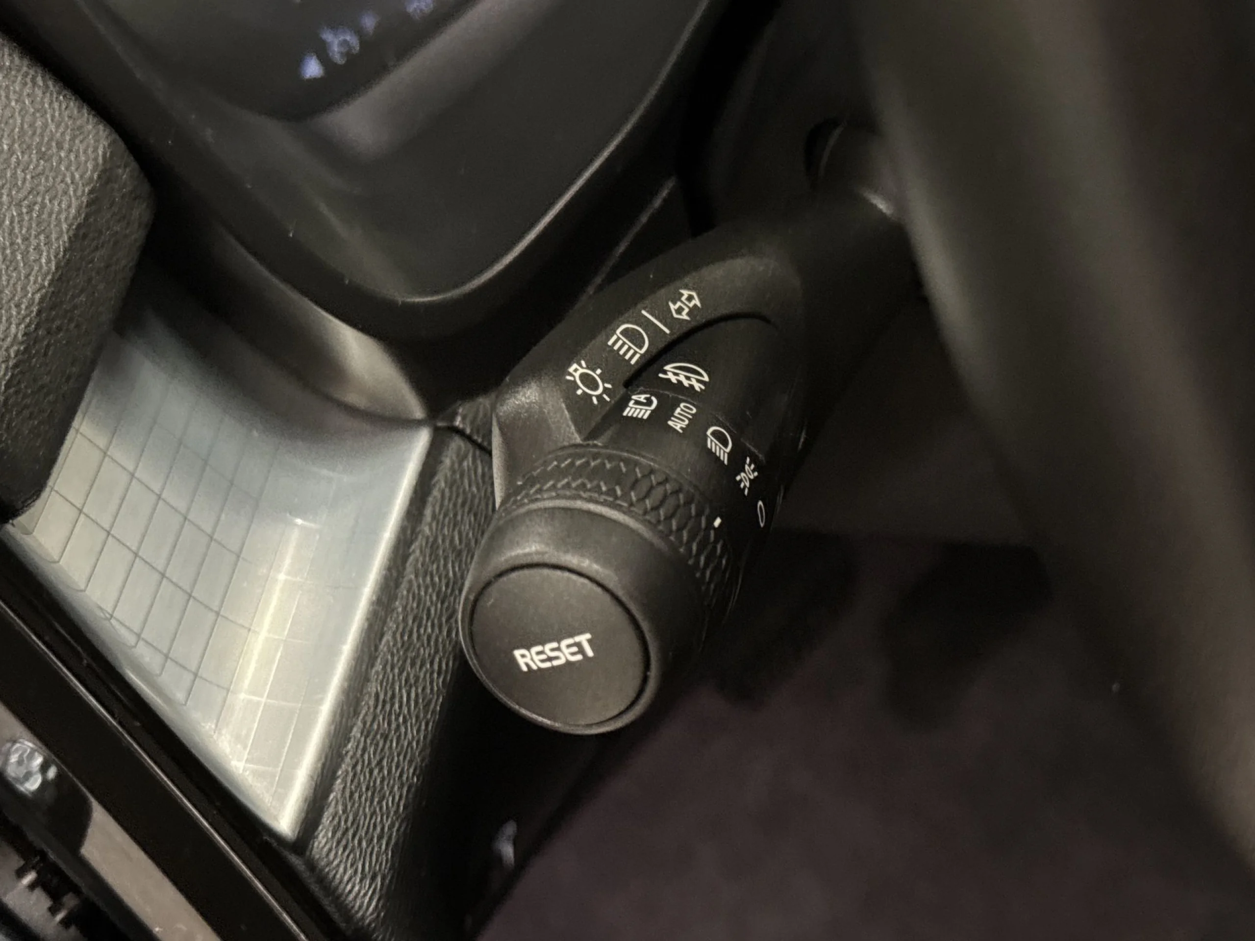 Volvo XC40 B3 G Momentum Pro Auto 120 kW (163 CV) - Foto 12