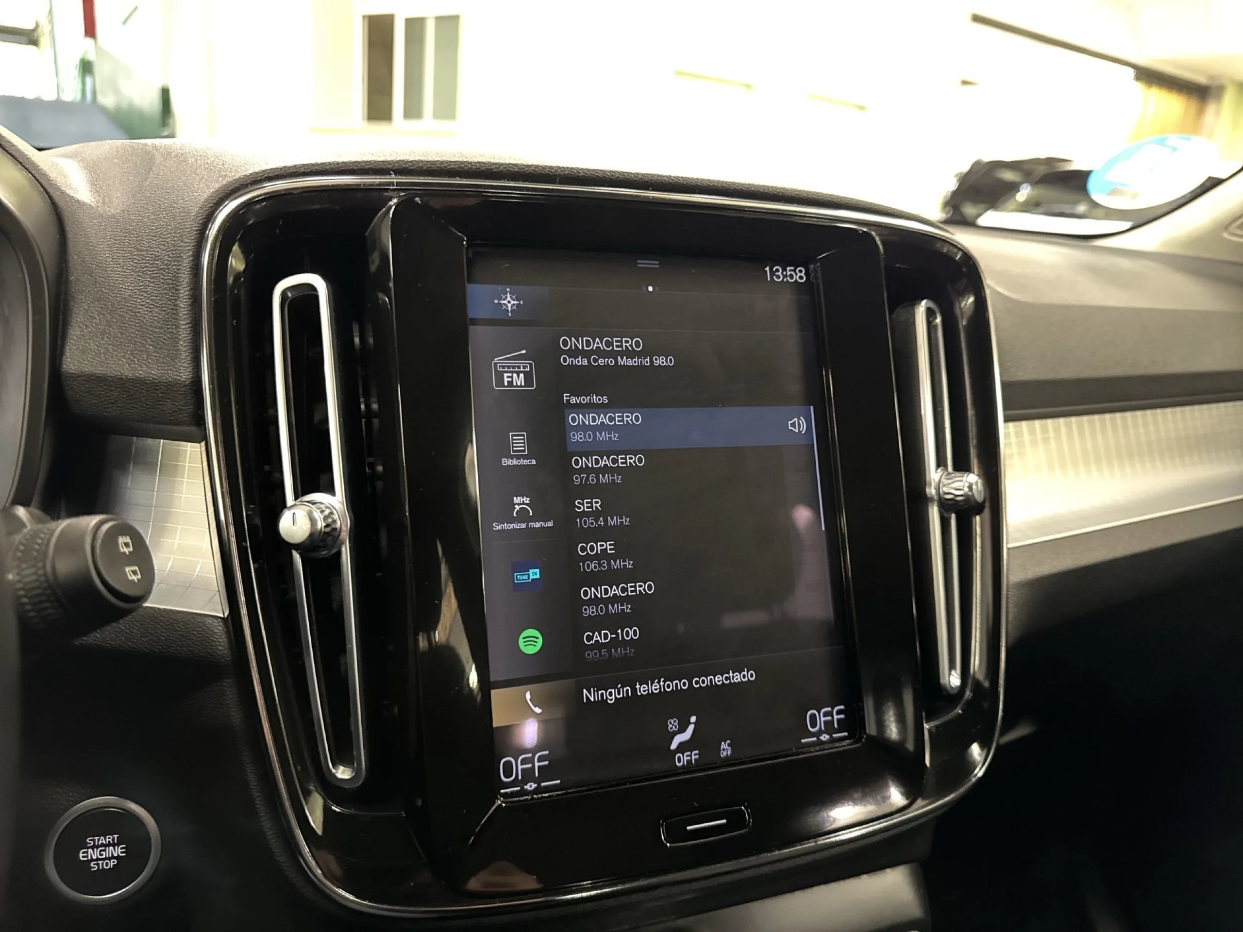 Volvo XC40 B3 G Momentum Pro Auto 120 kW (163 CV) - Foto 15