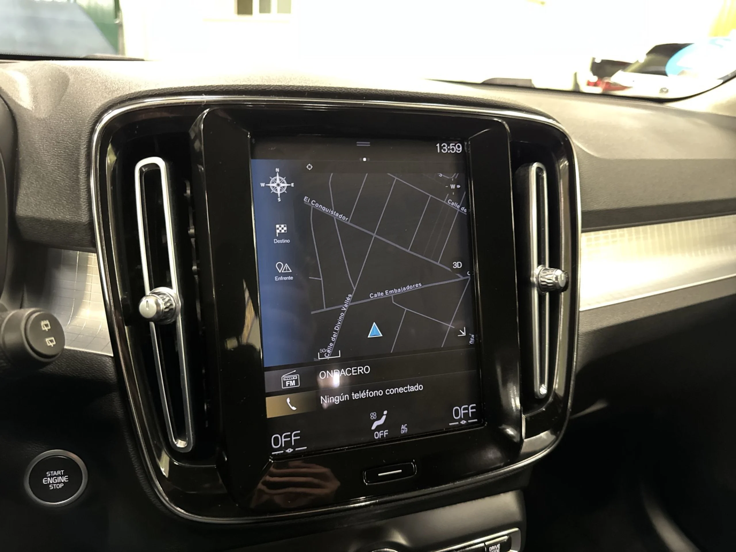 Volvo XC40 B3 G Momentum Pro Auto 120 kW (163 CV) - Foto 16