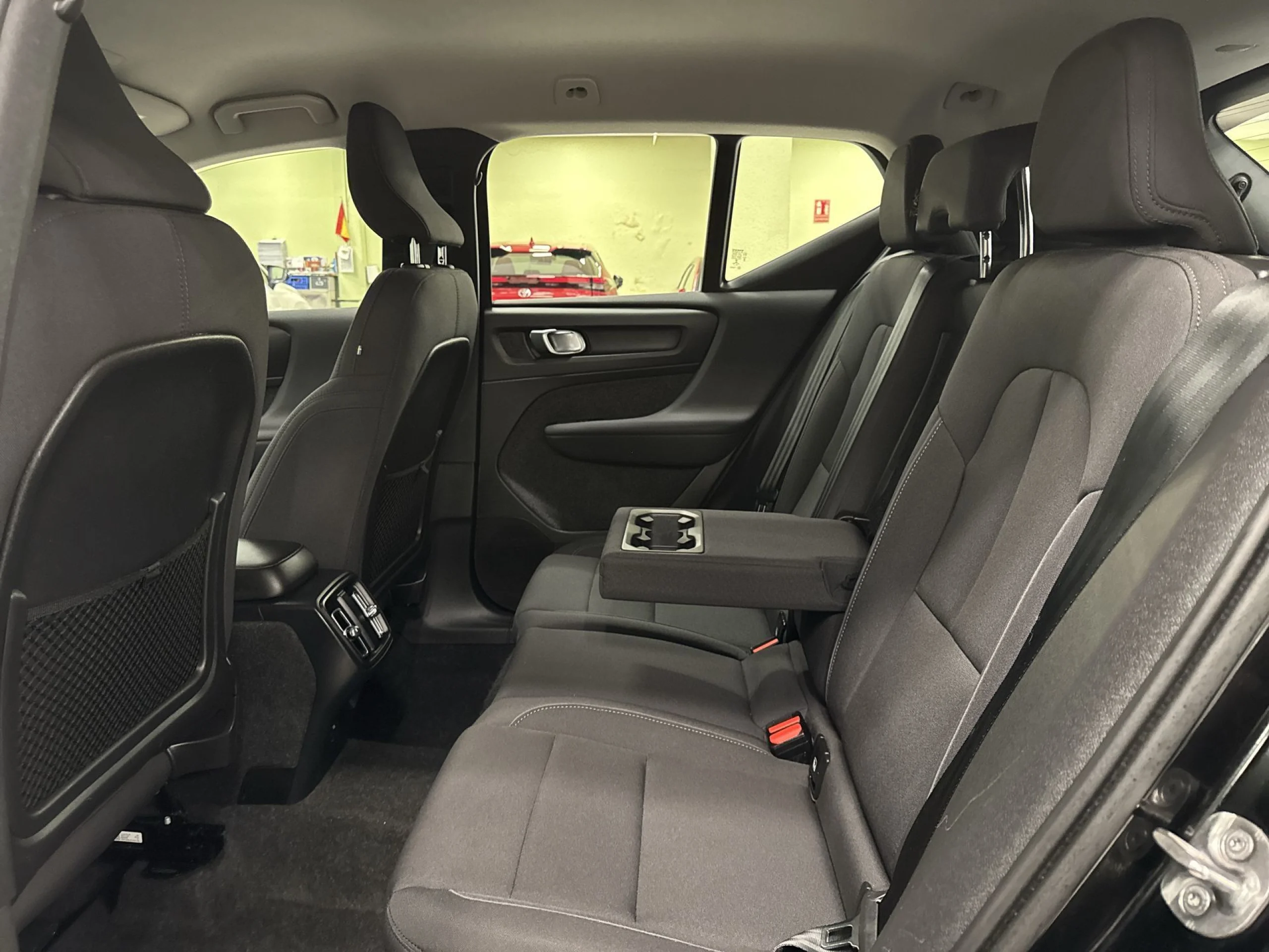 Volvo XC40 B3 G Momentum Pro Auto 120 kW (163 CV) - Foto 21