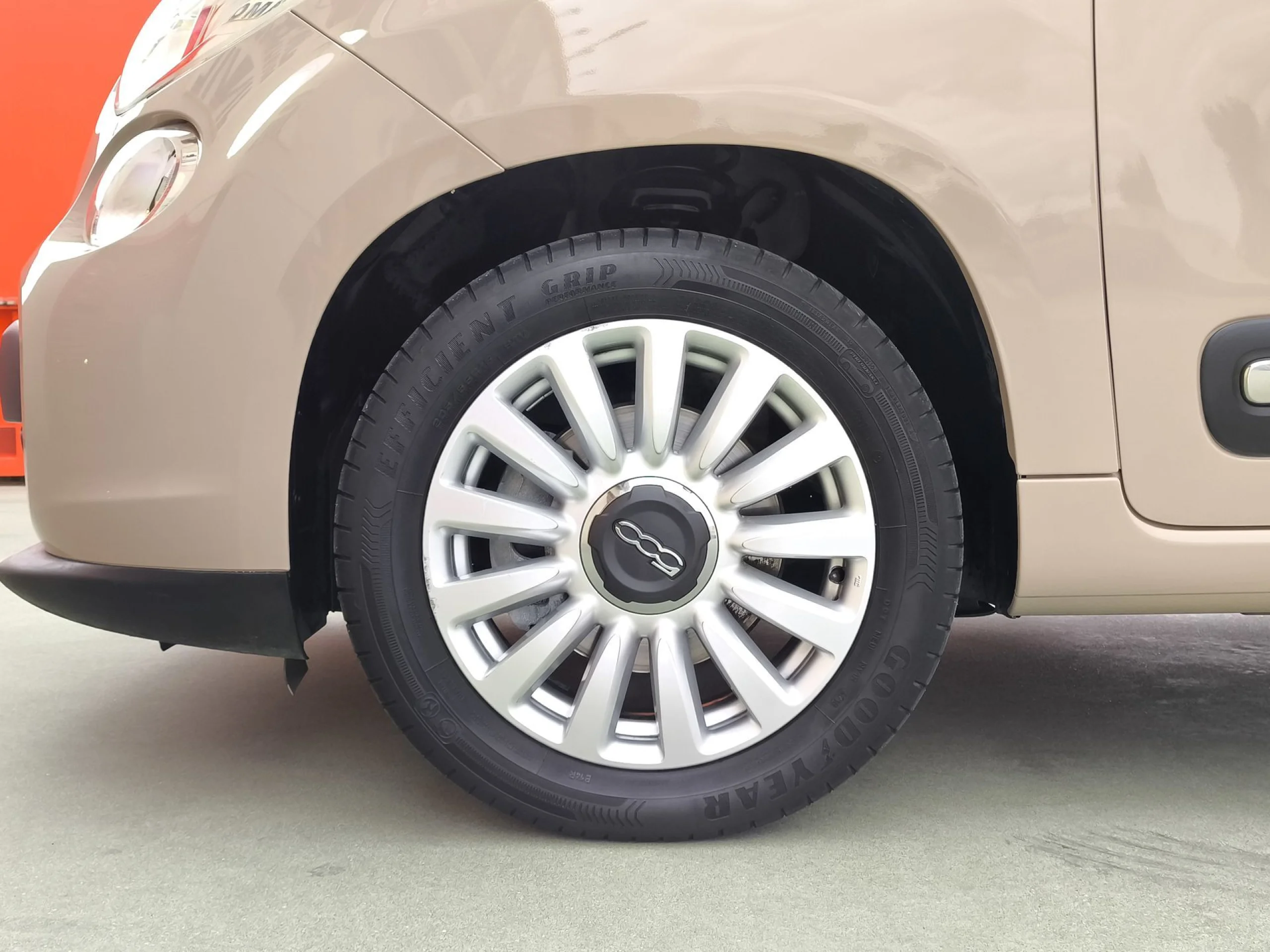 Fiat 500L 1.4 16v 70 kW (95 CV) - Foto 7