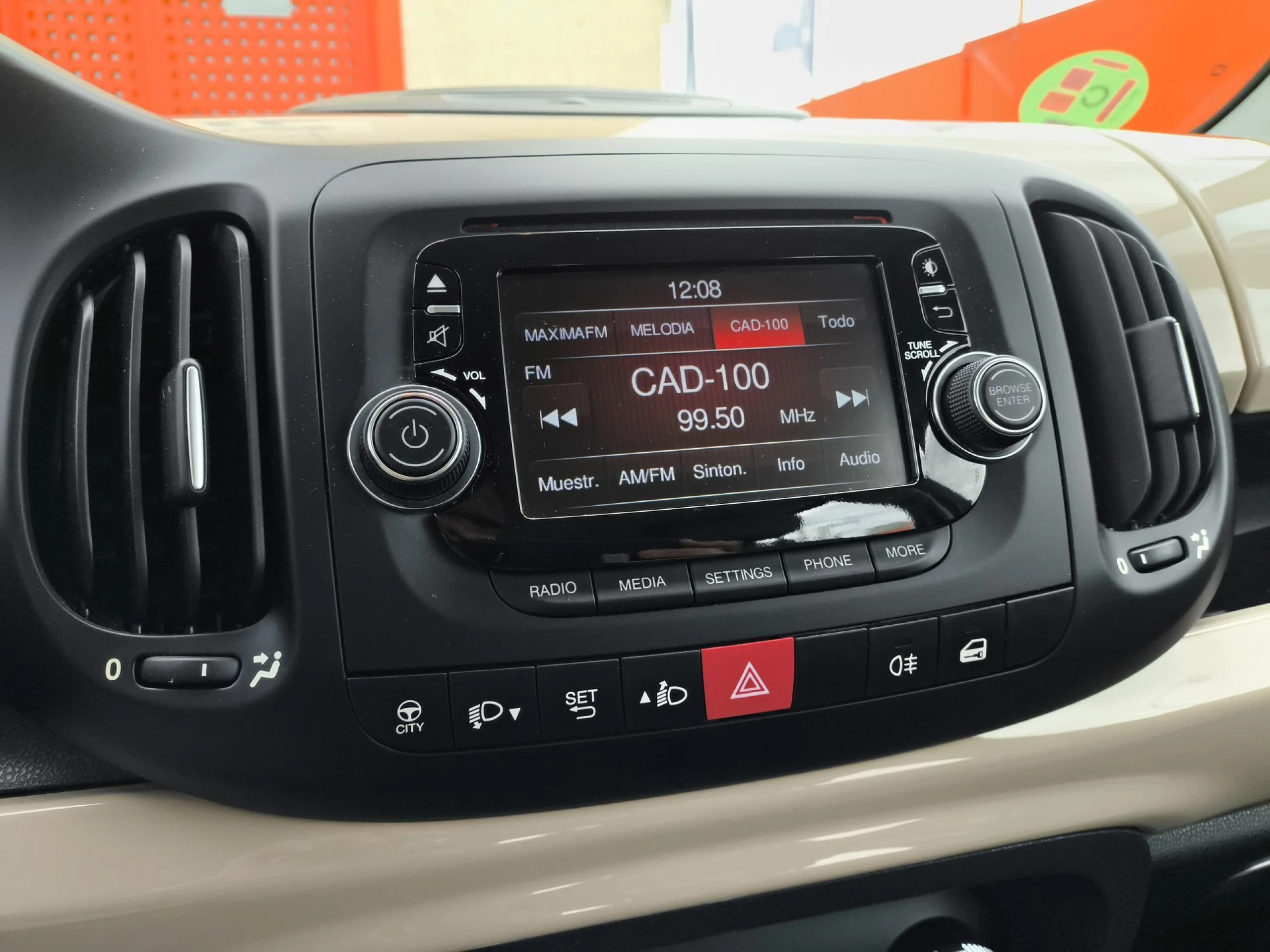 Fiat 500L 1.4 16v 70 kW (95 CV) - Foto 13