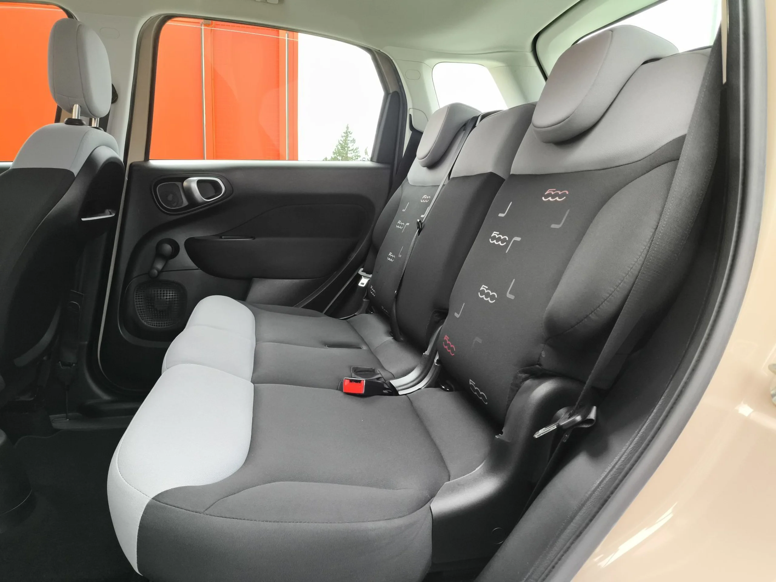 Fiat 500L 1.4 16v 70 kW (95 CV) - Foto 17